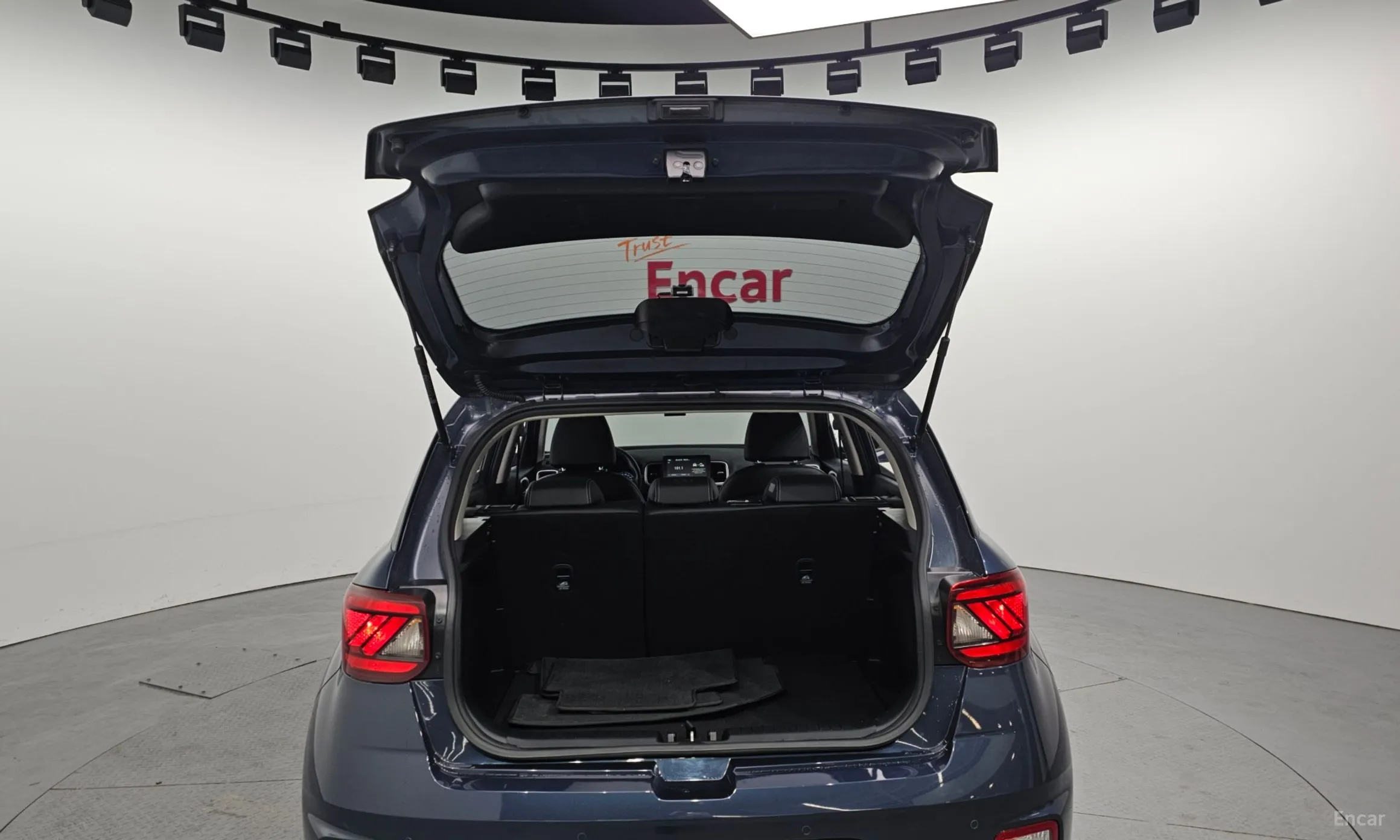 Hyundai Venue превью 20