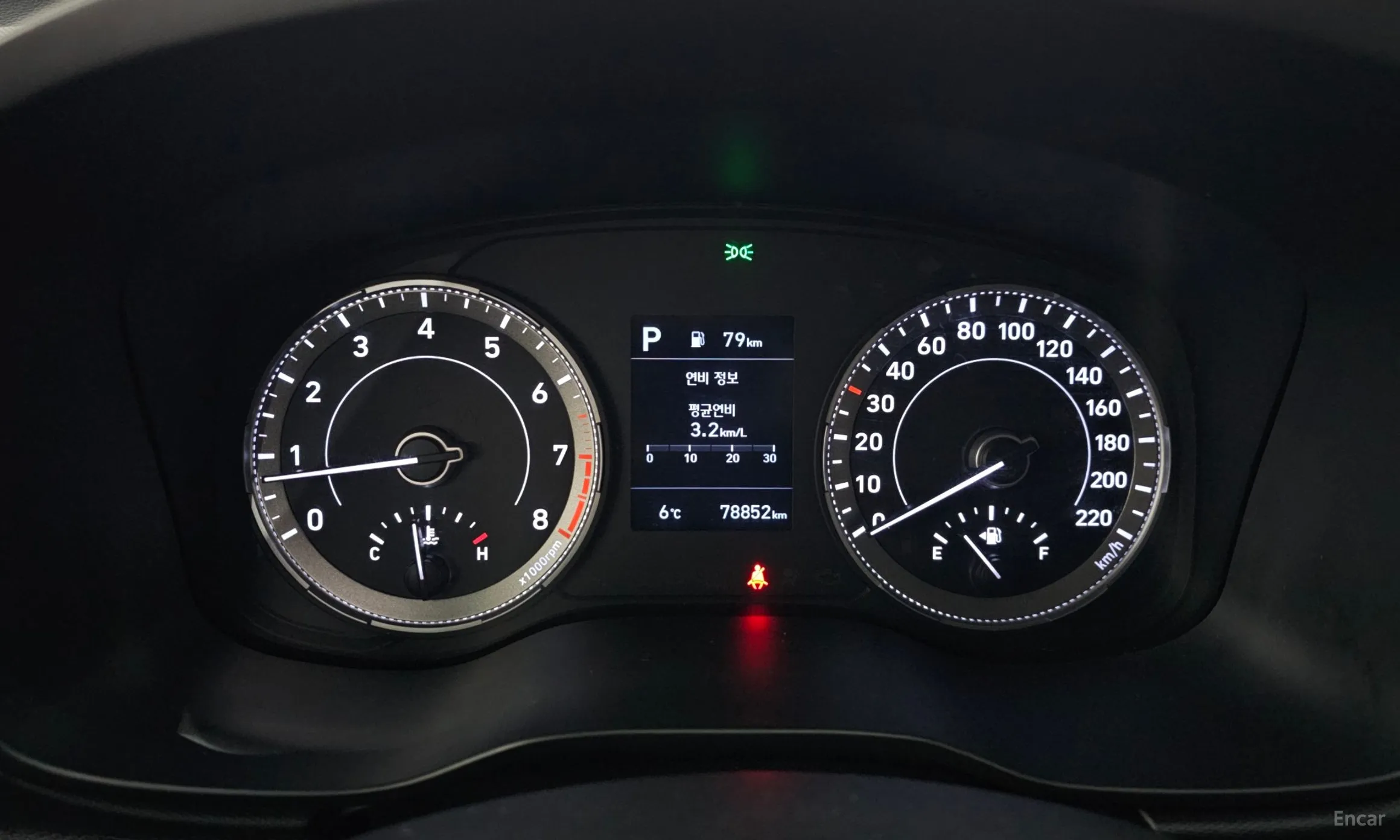 Hyundai Venue превью 8