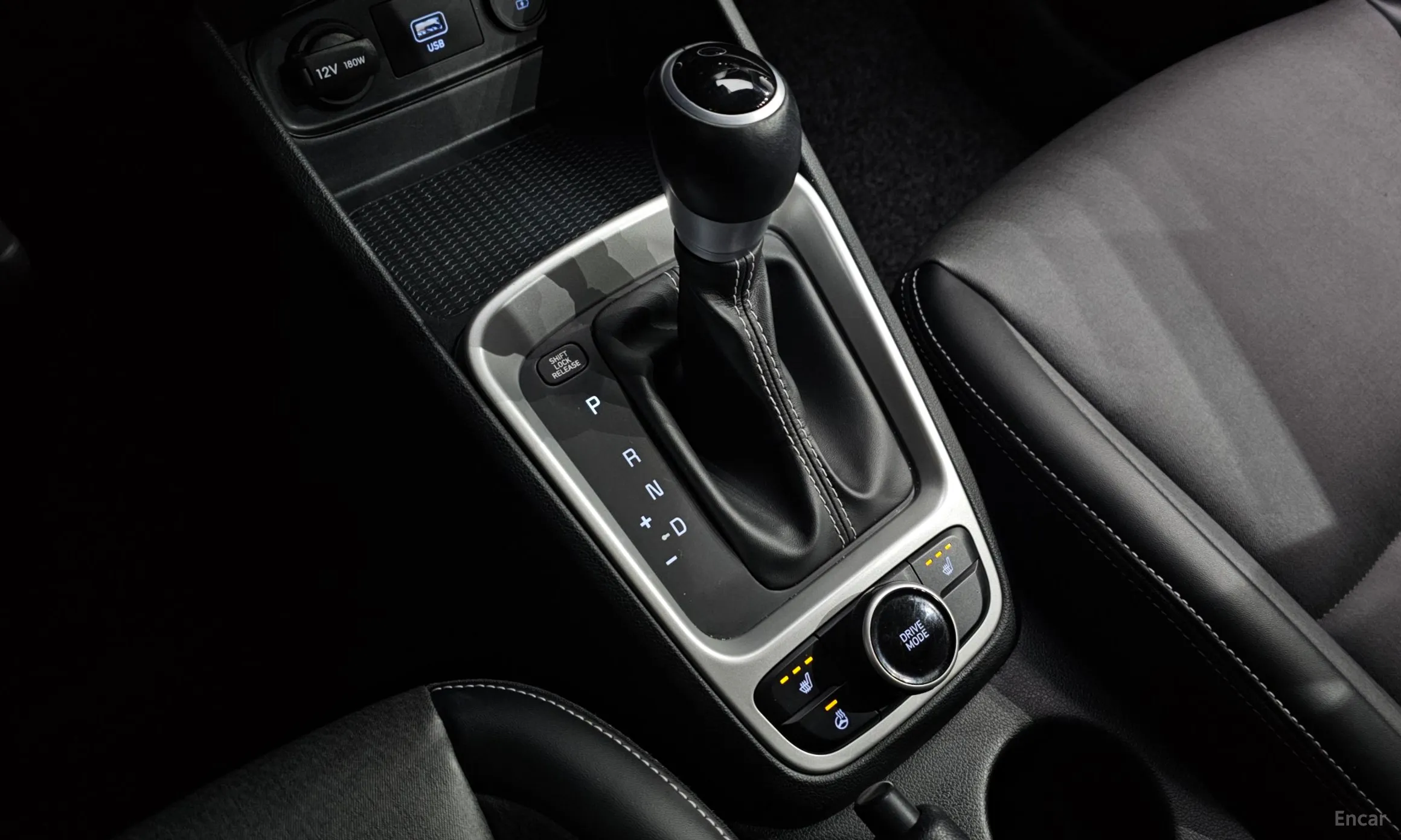 Hyundai Venue превью 9