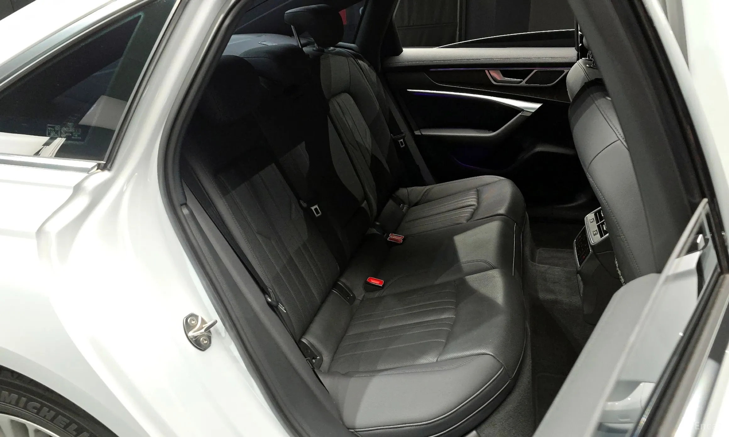 Audi A6 (C8) превью 12