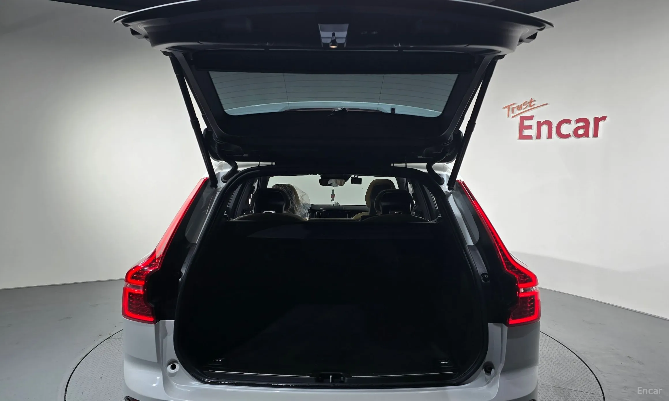 Volvo XC60 Gen 2 превью 20
