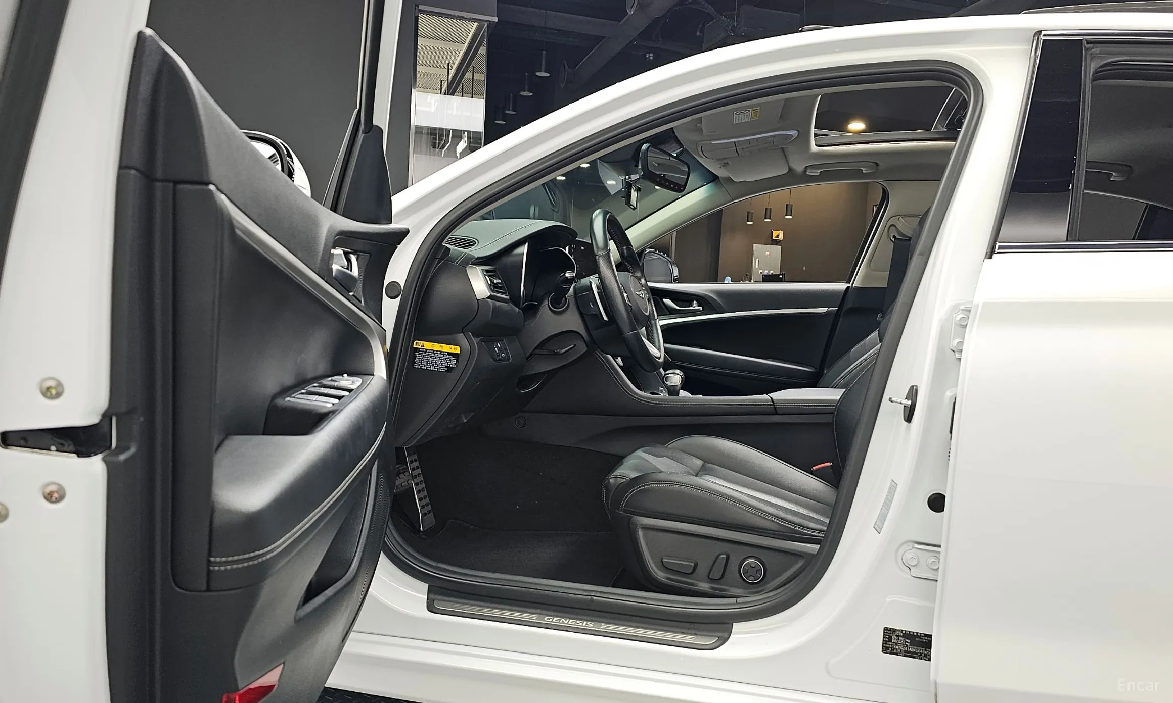 Genesis G70 превью 10