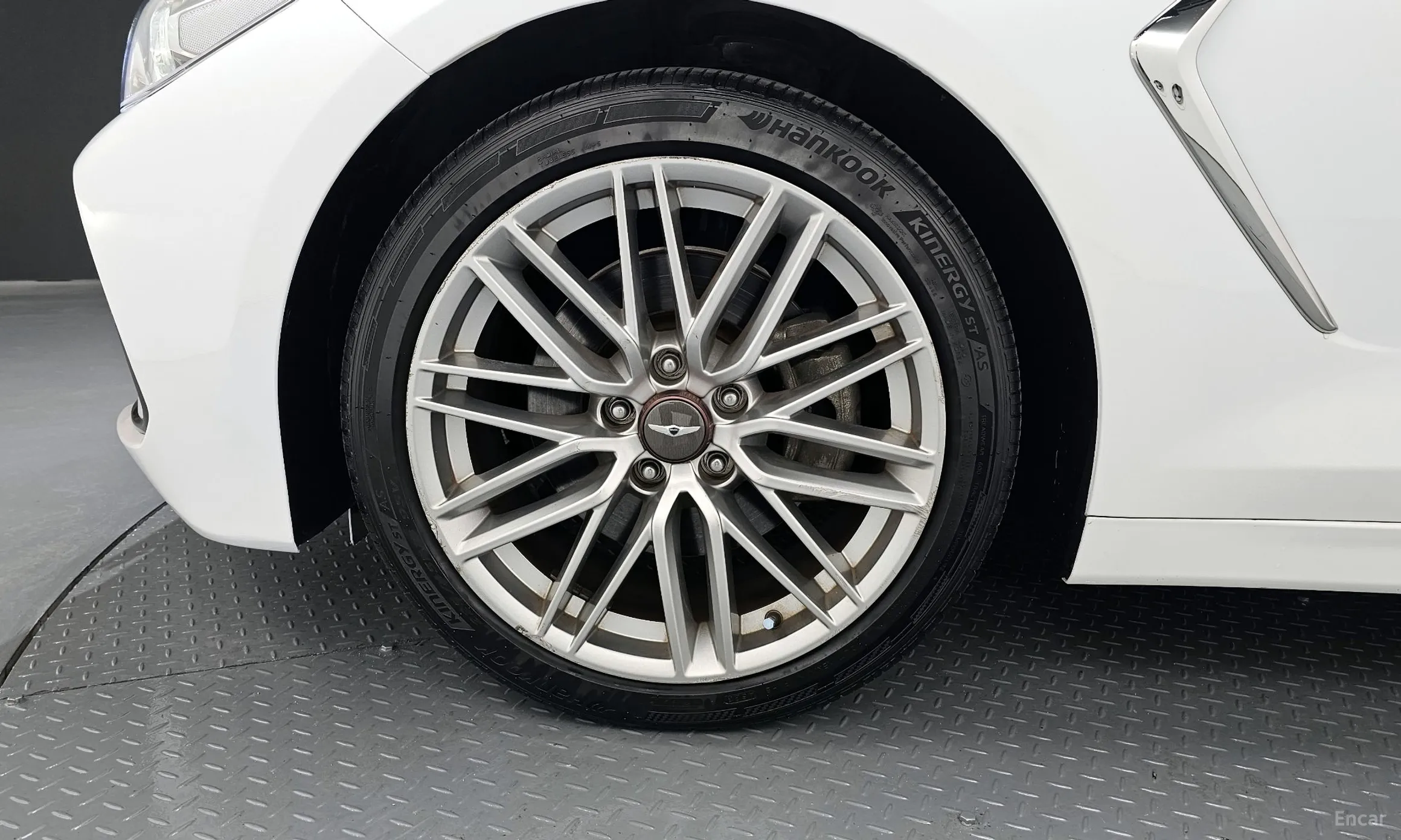 Genesis G70 превью 5
