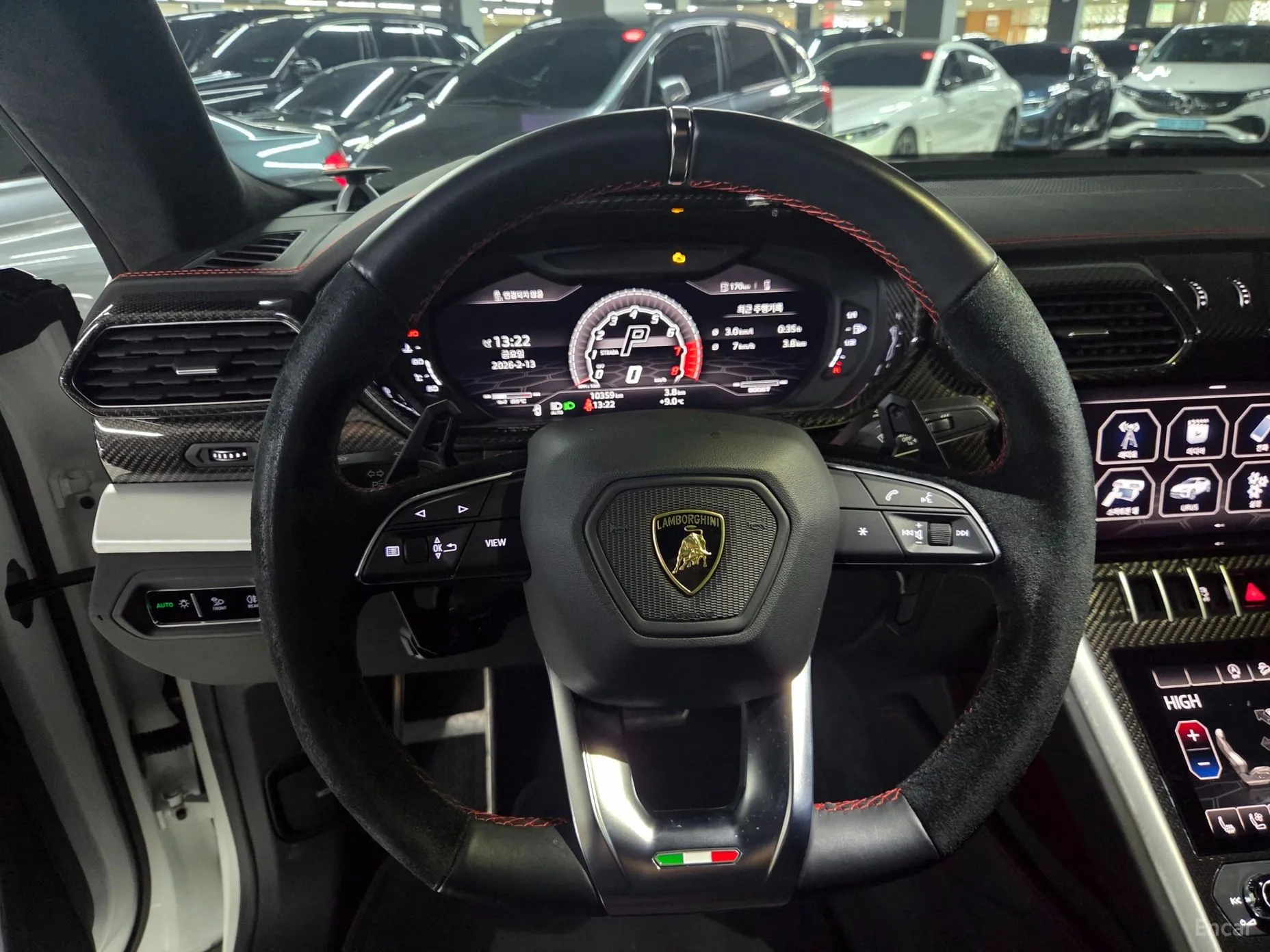 Lamborghini Urus превью 11