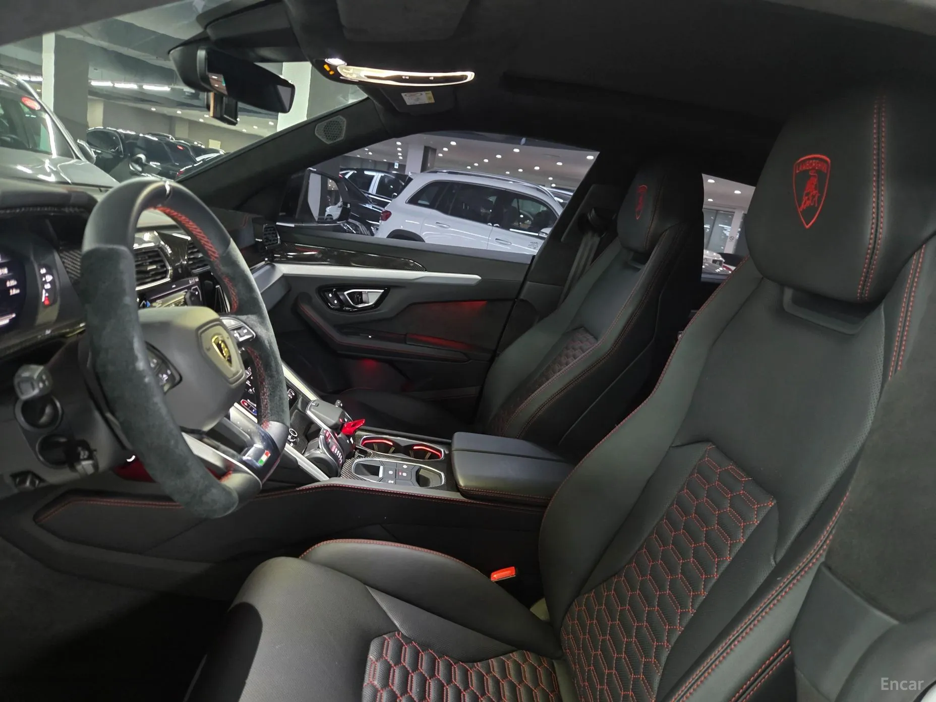 Lamborghini Urus превью 13
