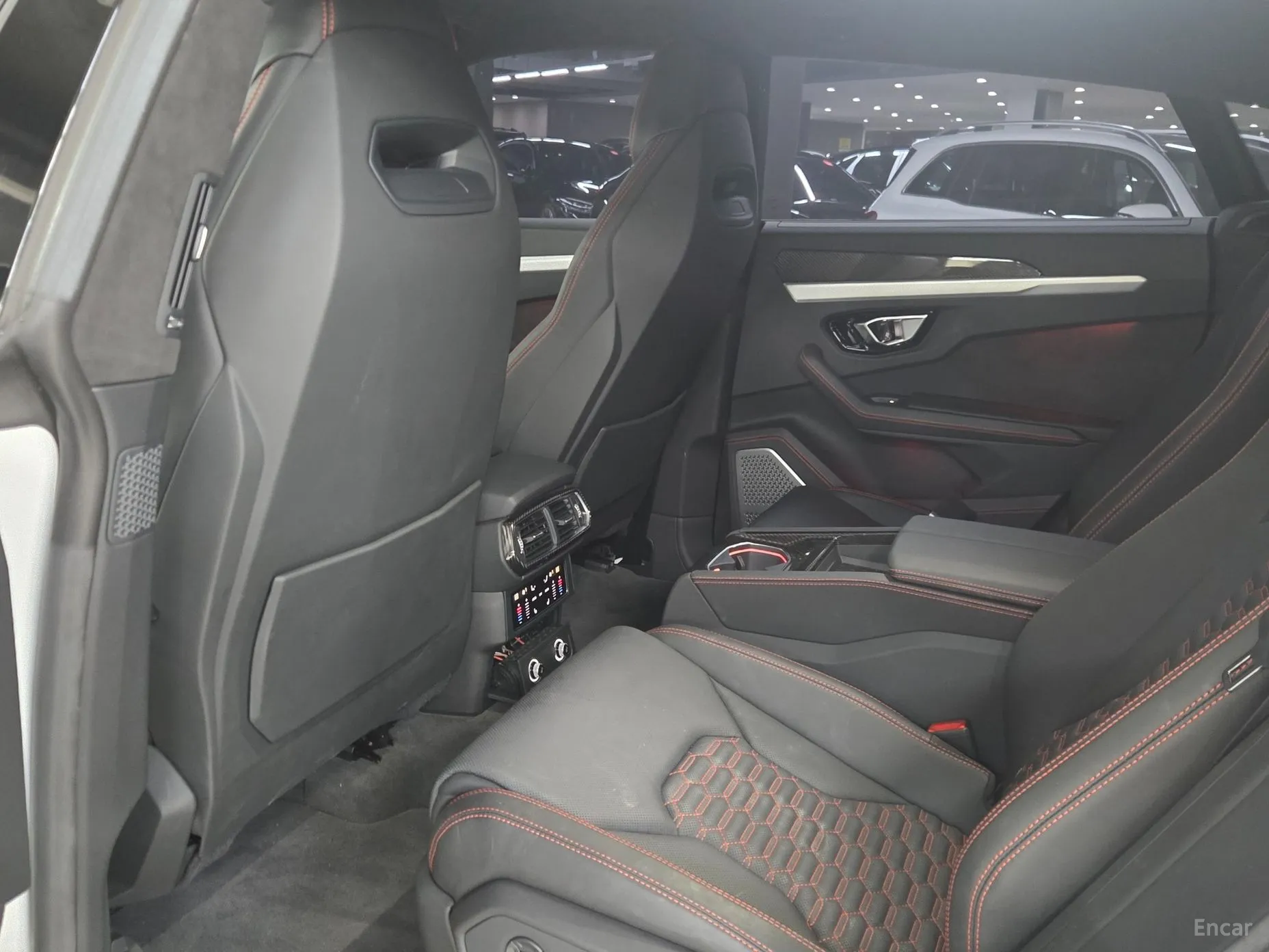 Lamborghini Urus превью 16