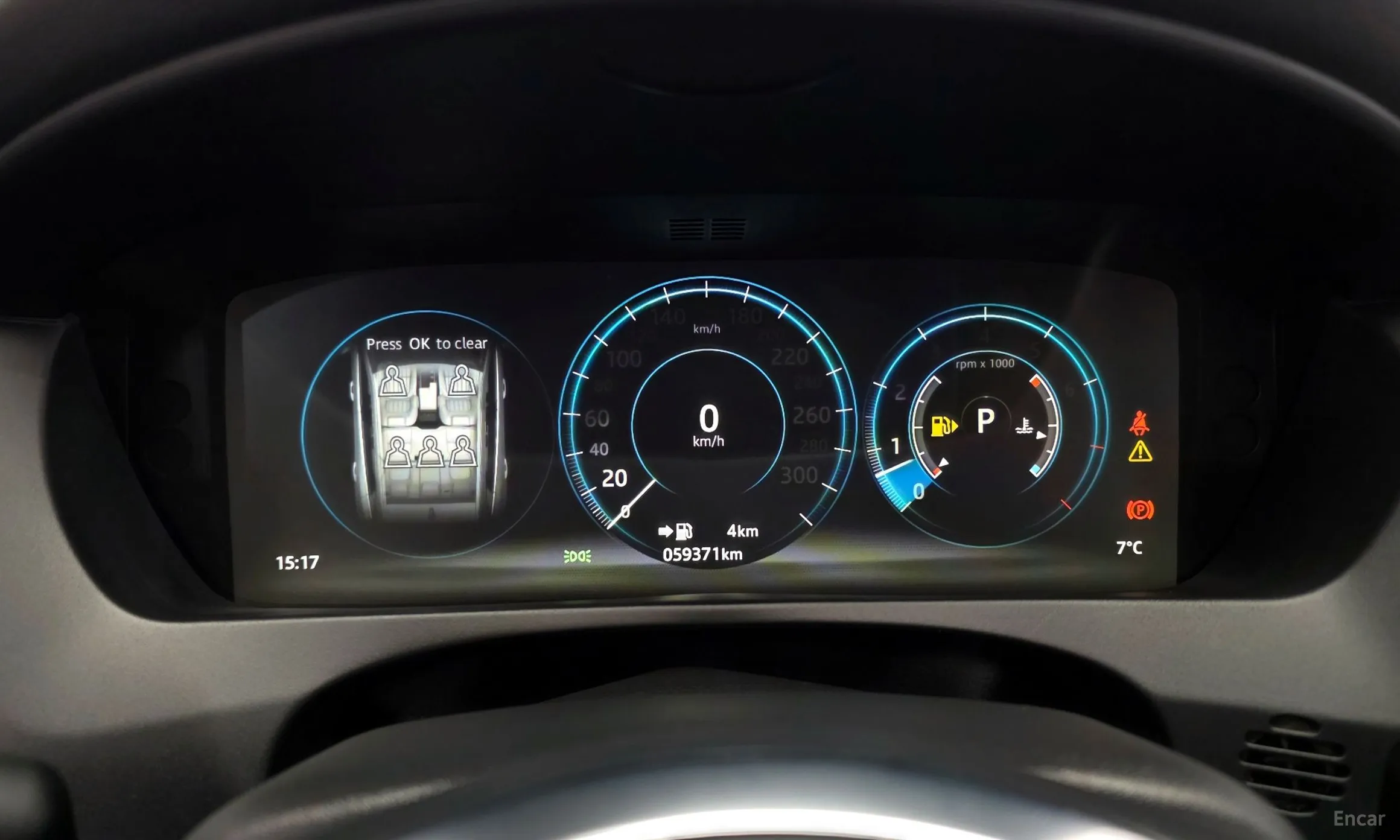 Jaguar F-PACE превью 8