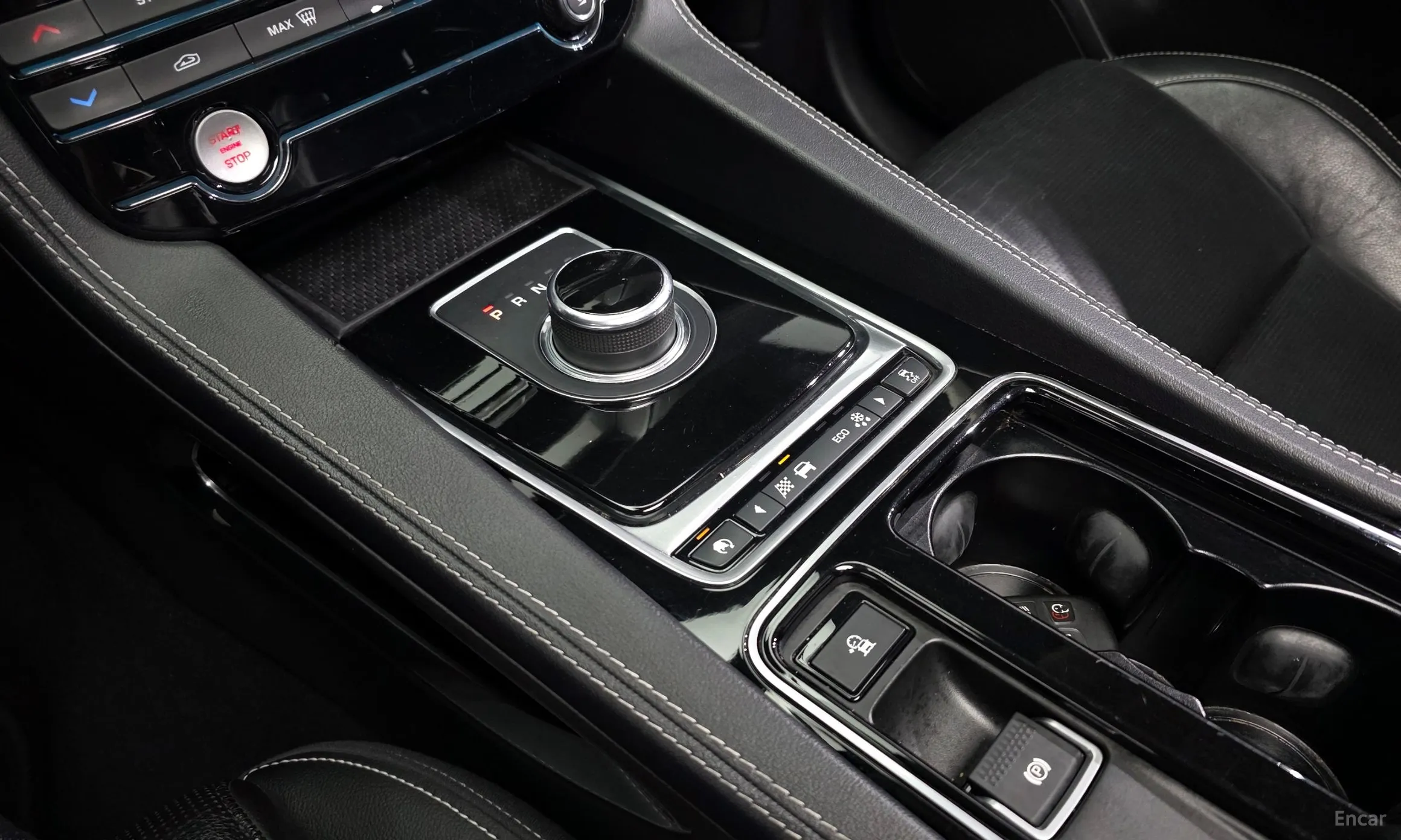 Jaguar F-PACE превью 9