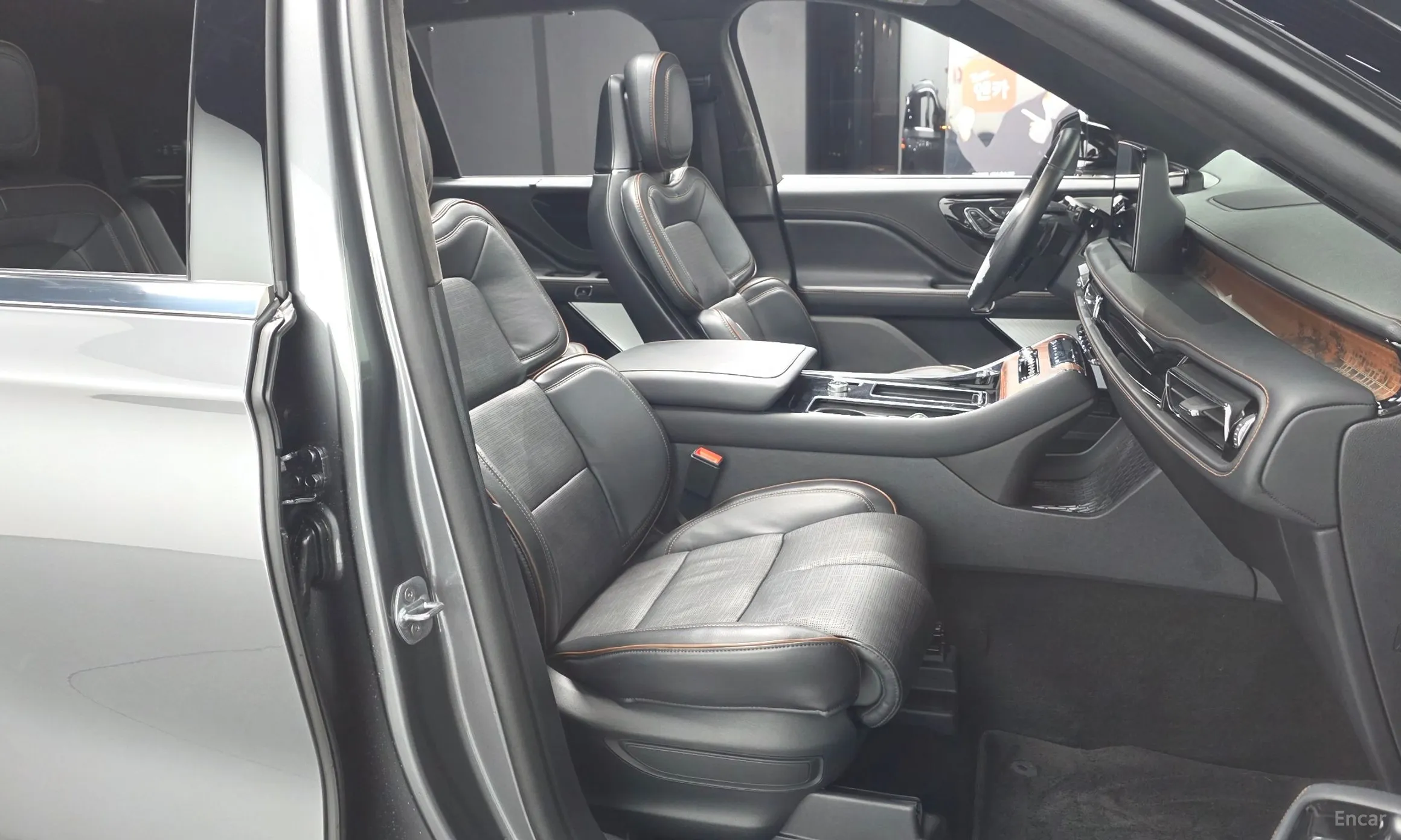 Lincoln Aviator 2nd Generation превью 10