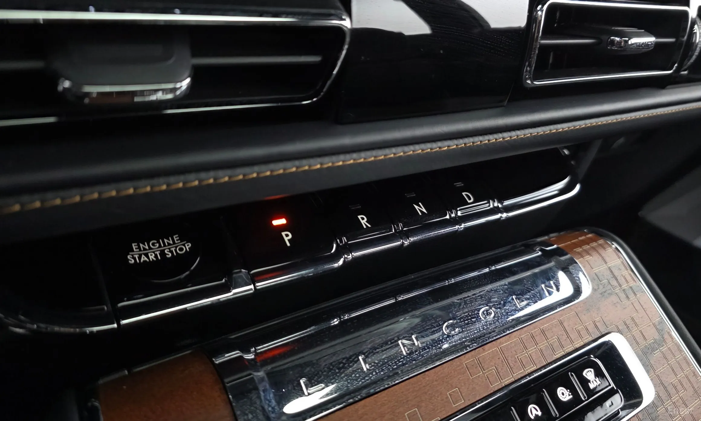 Lincoln Aviator 2nd Generation превью 9