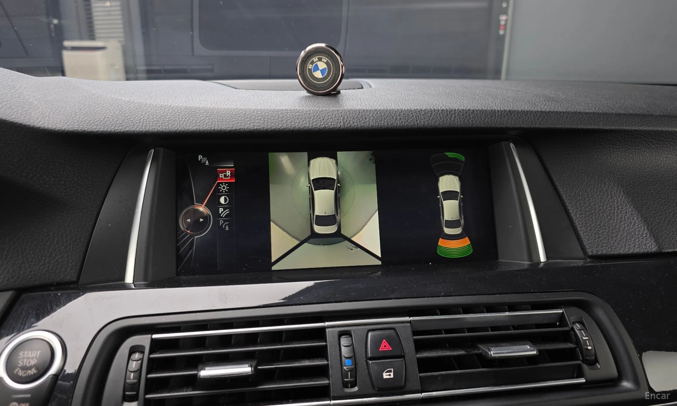 BMW 5 Series (F10) превью 16