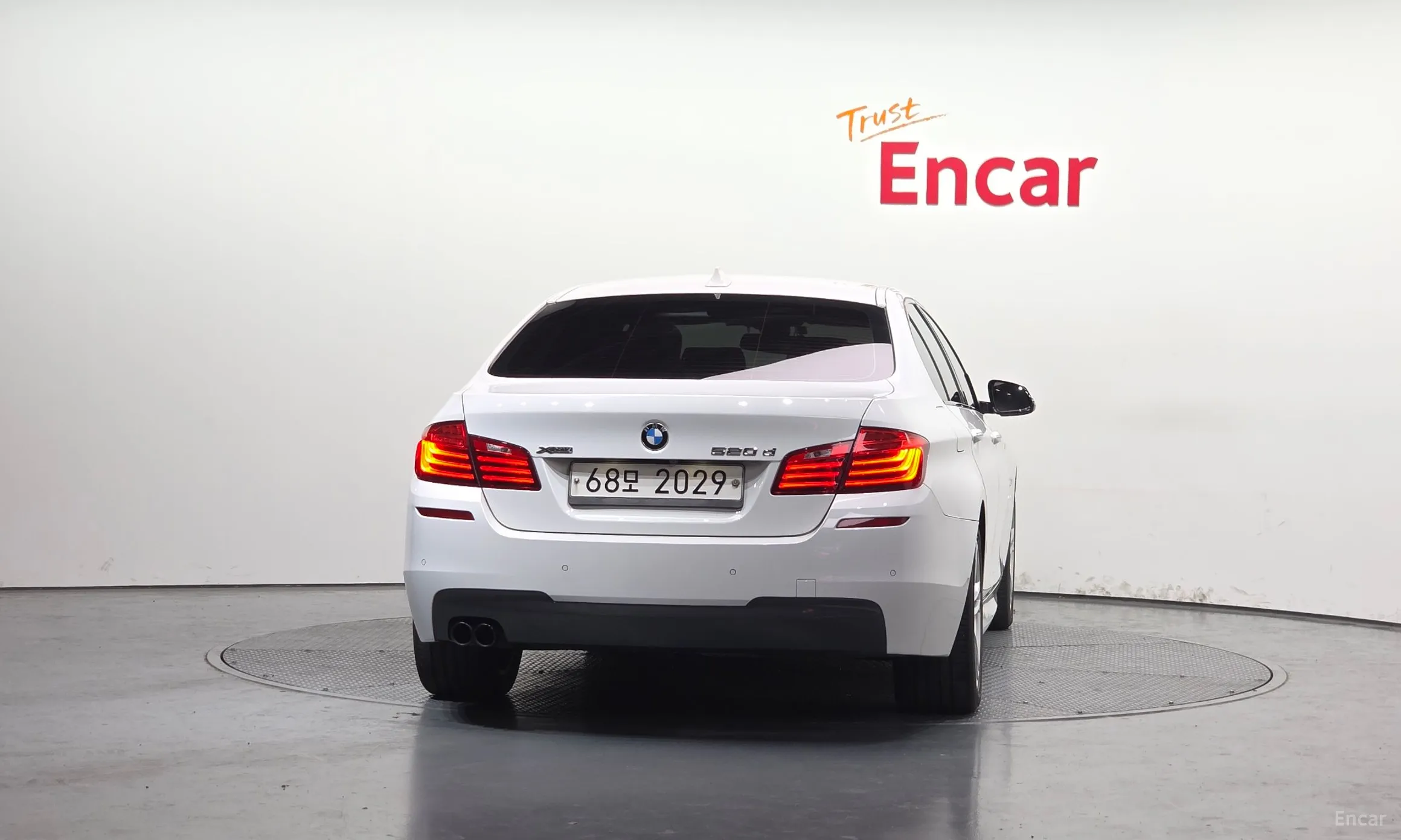BMW 5 Series (F10) превью 4