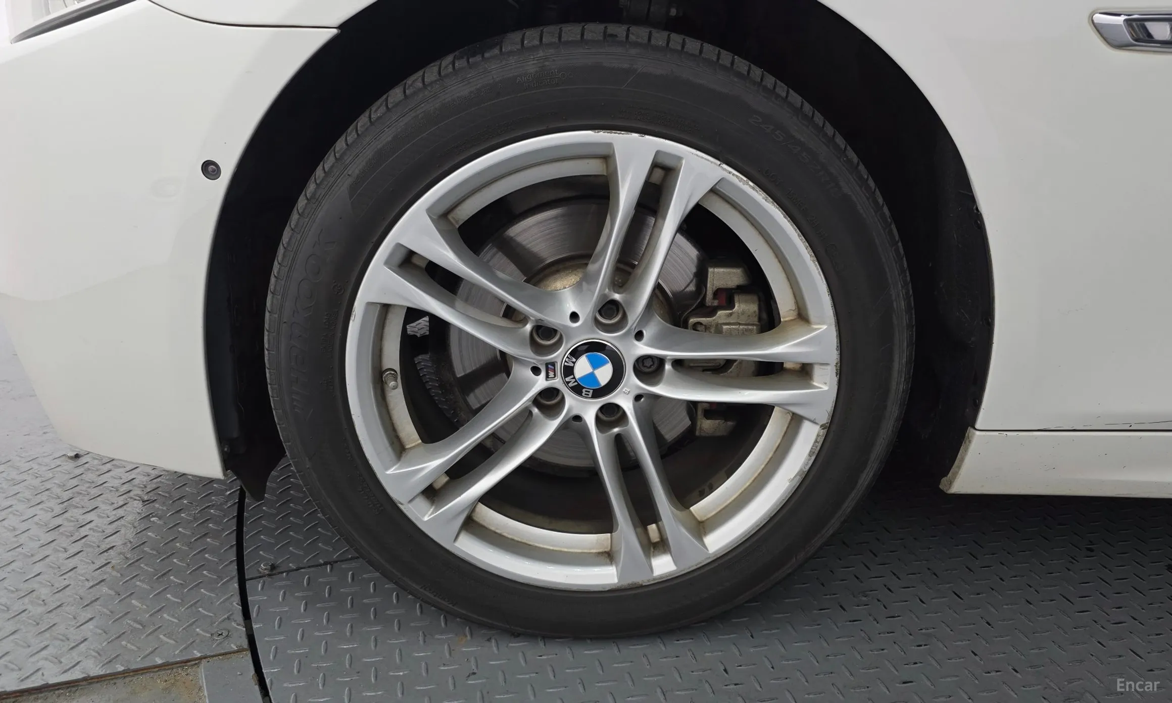 BMW 5 Series (F10) превью 5