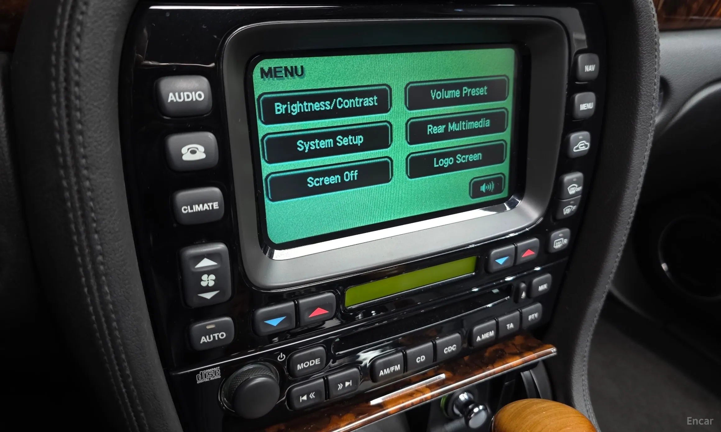Jaguar New XJ превью 15