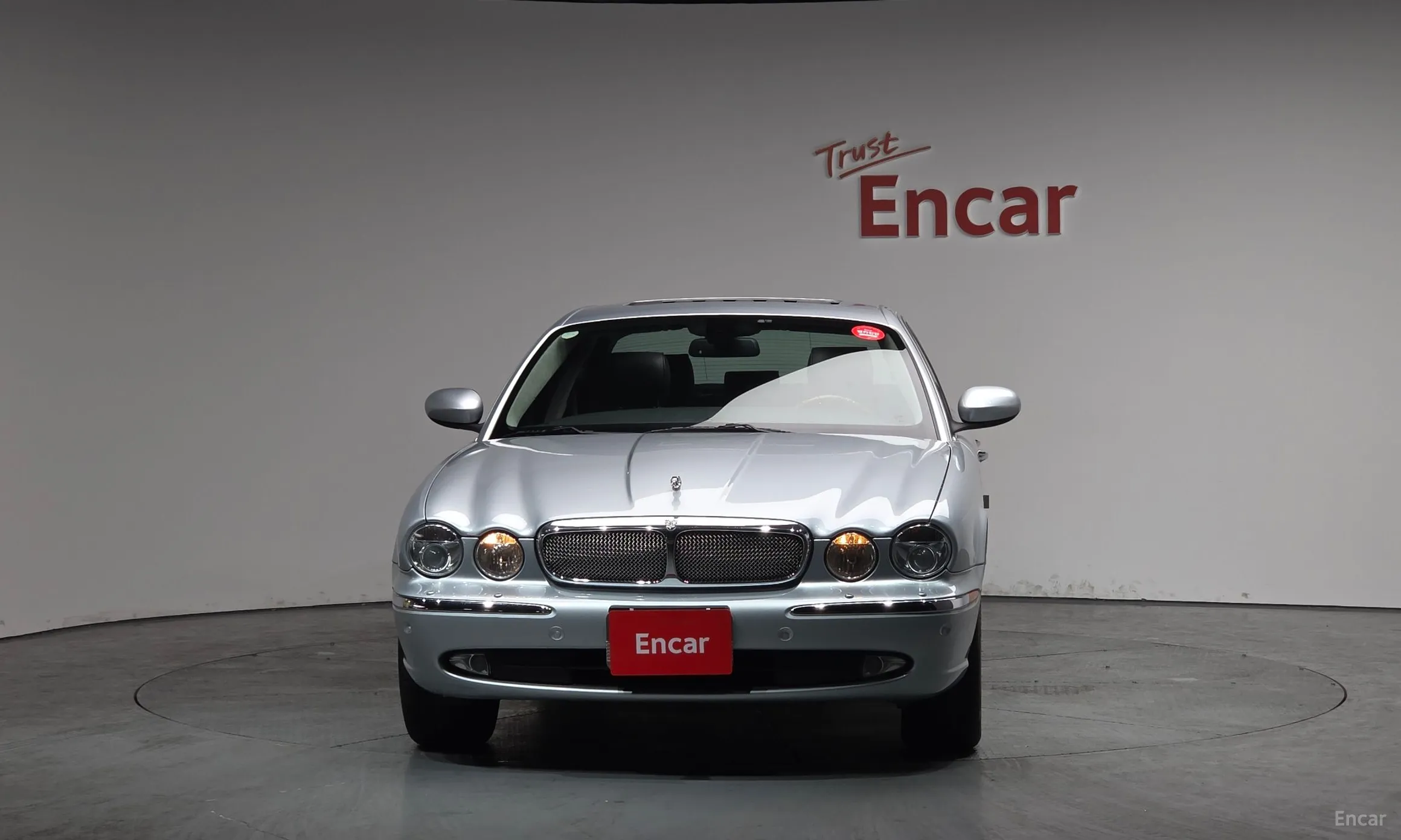 Jaguar New XJ превью 3