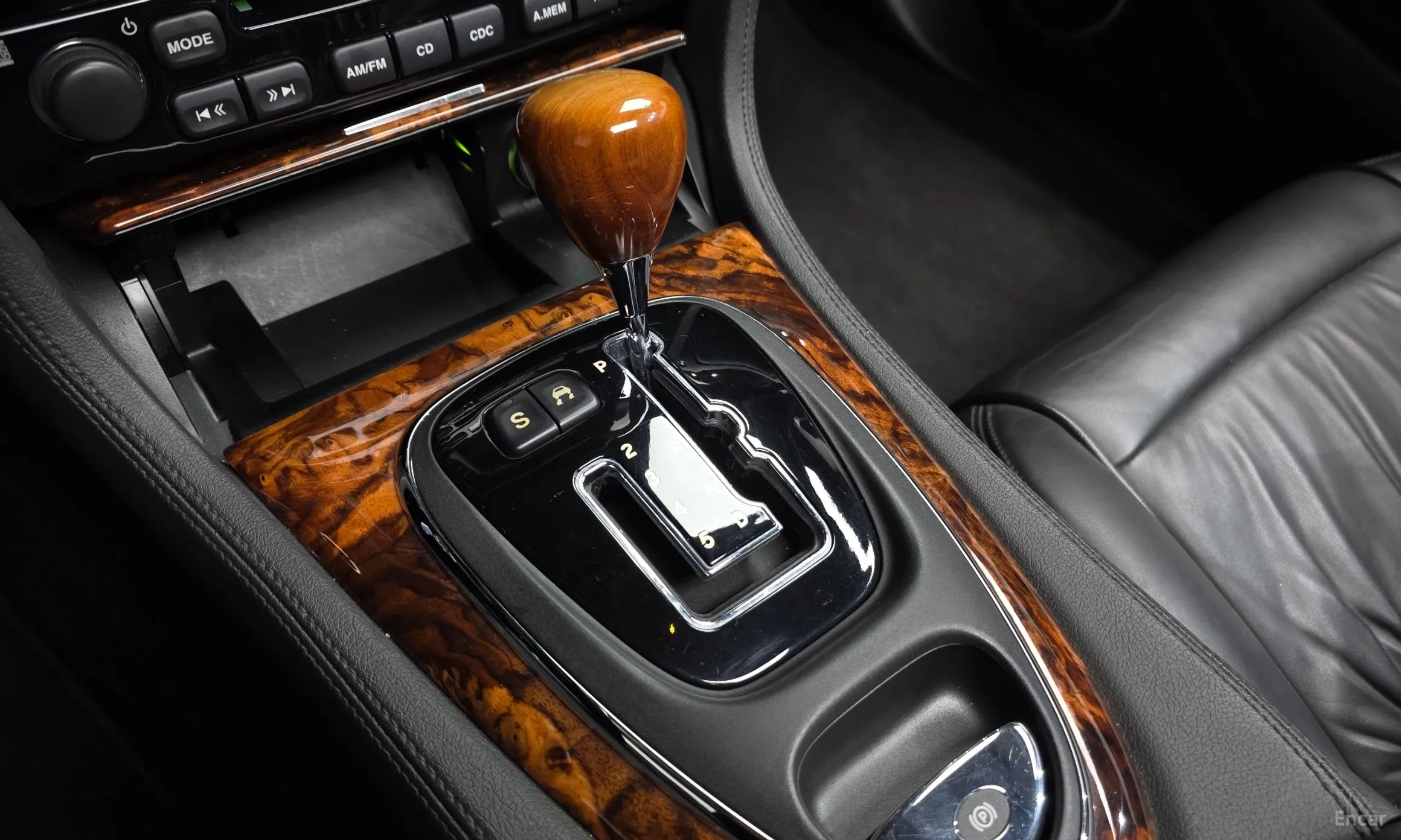 Jaguar New XJ превью 9