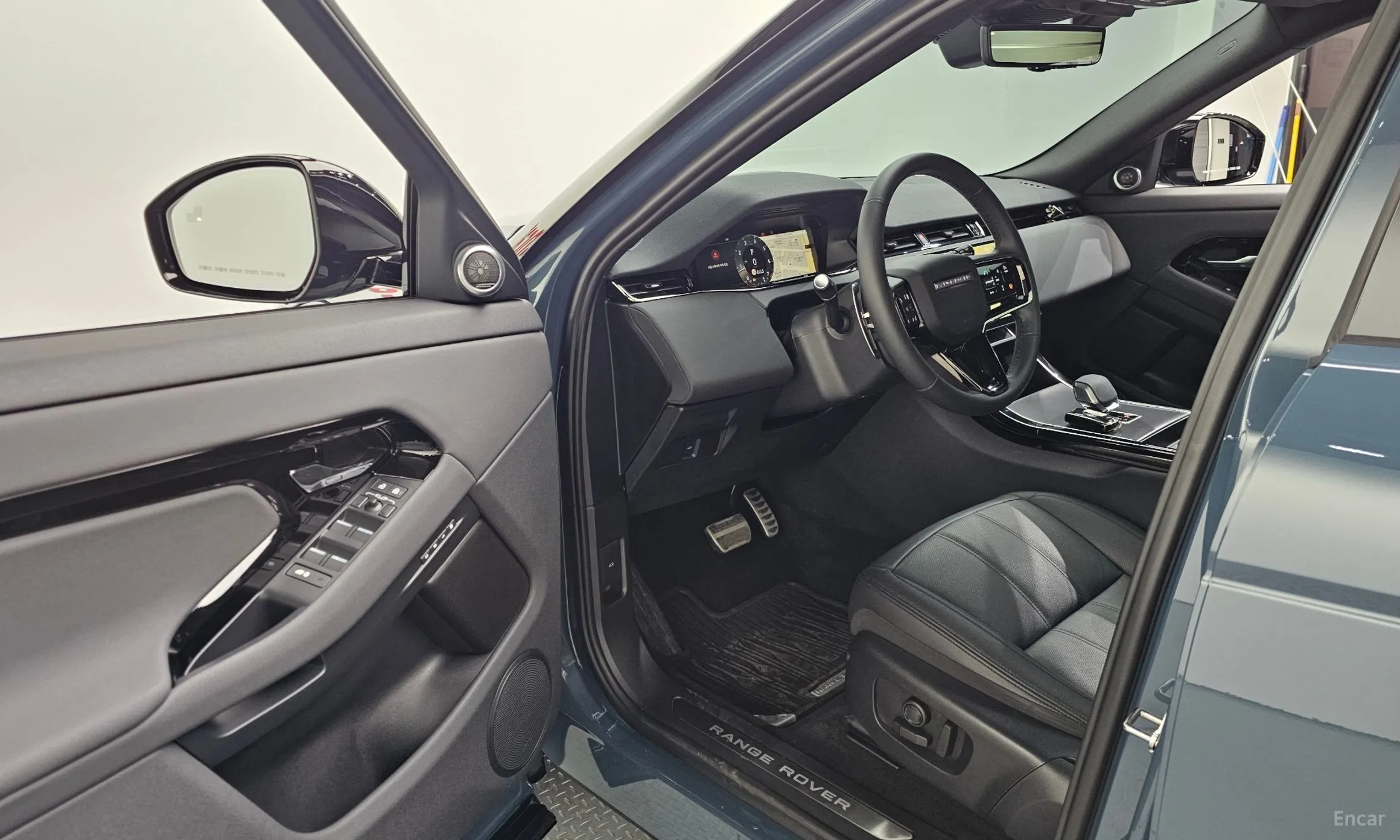 Land Rover Range Rover Evoque 2nd Generation превью 11