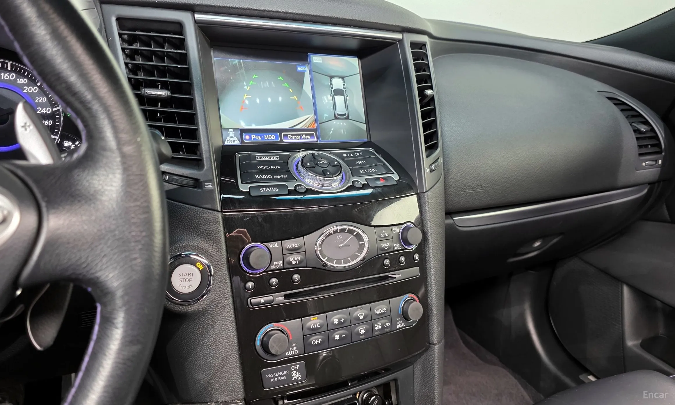 Infiniti QX70 превью 15