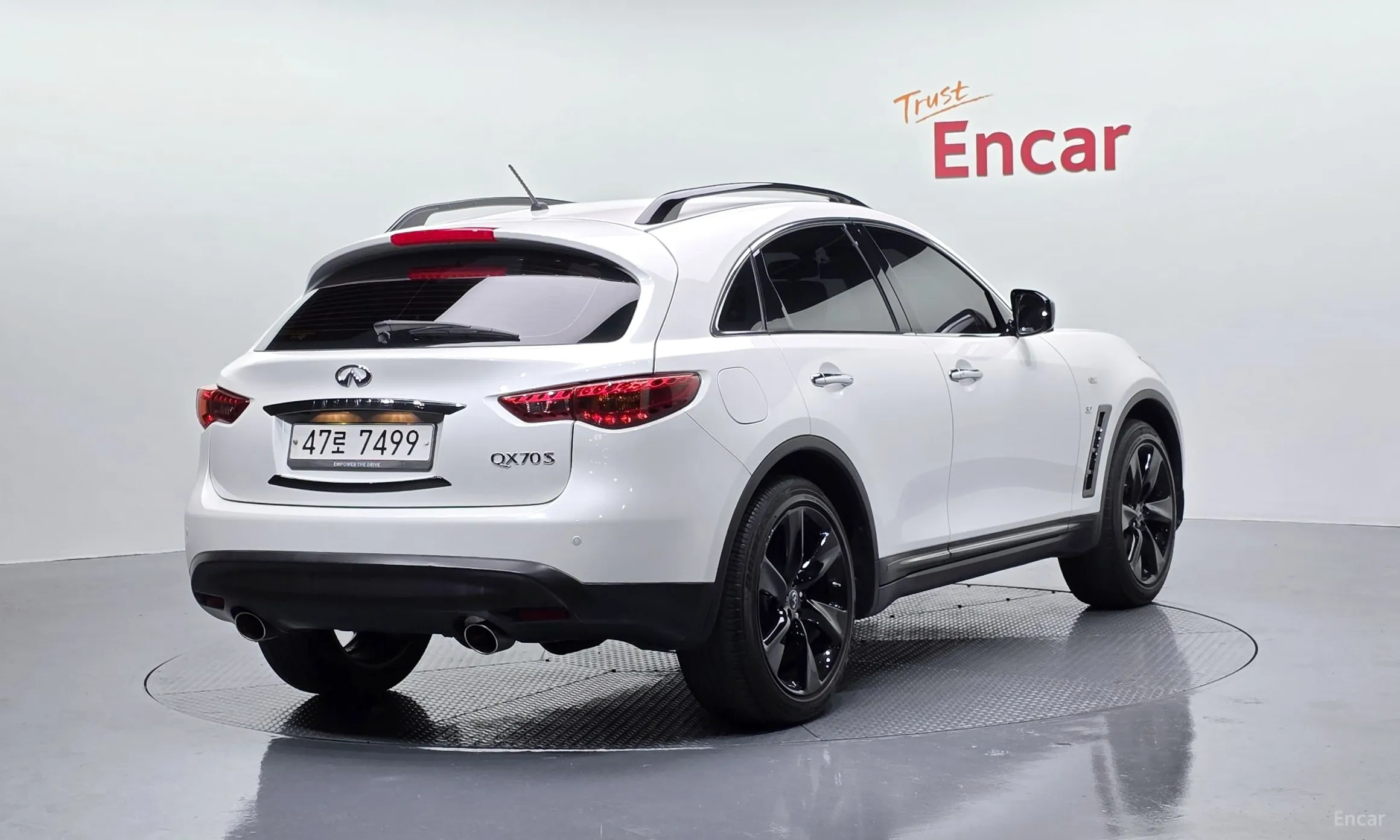 Infiniti QX70
