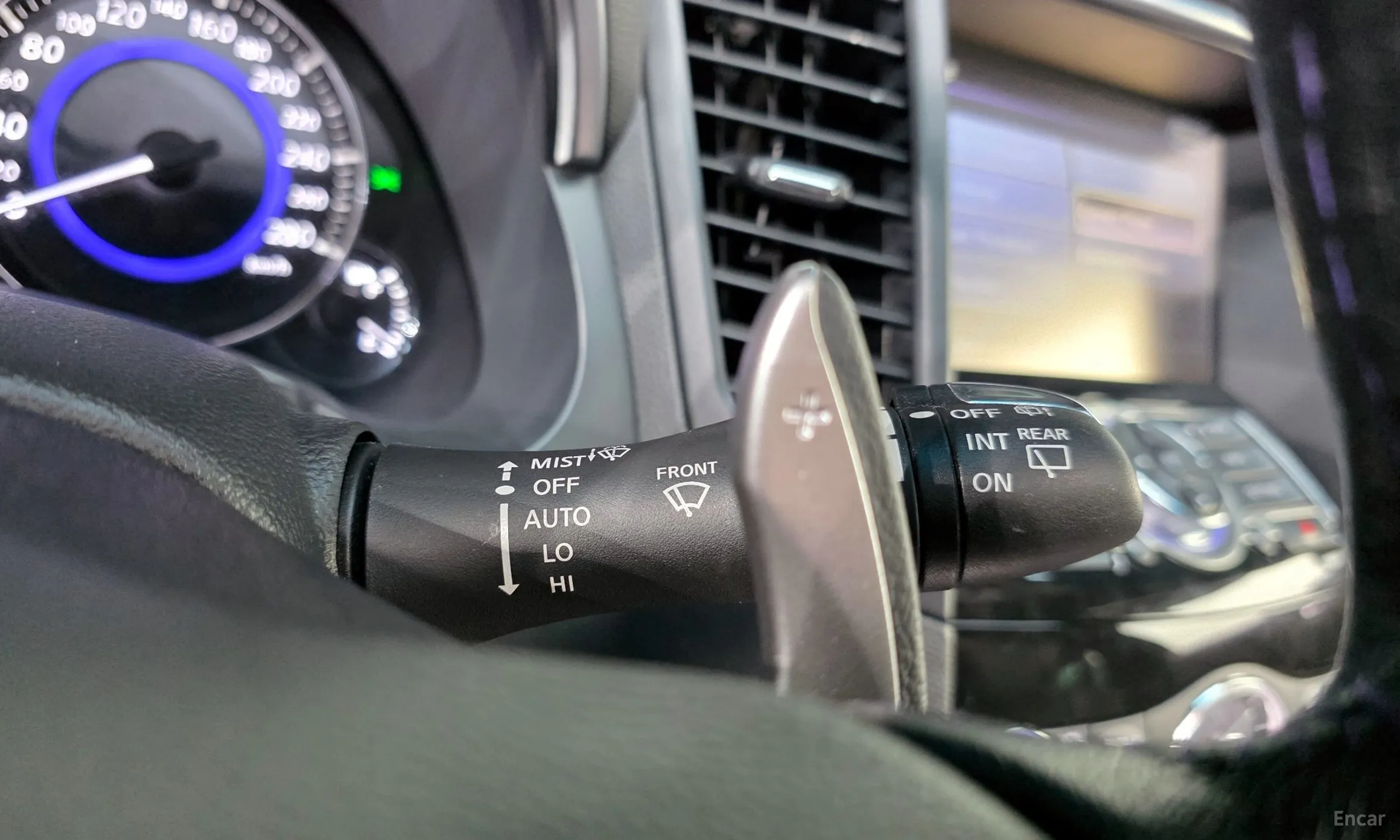 Infiniti QX70 превью 18
