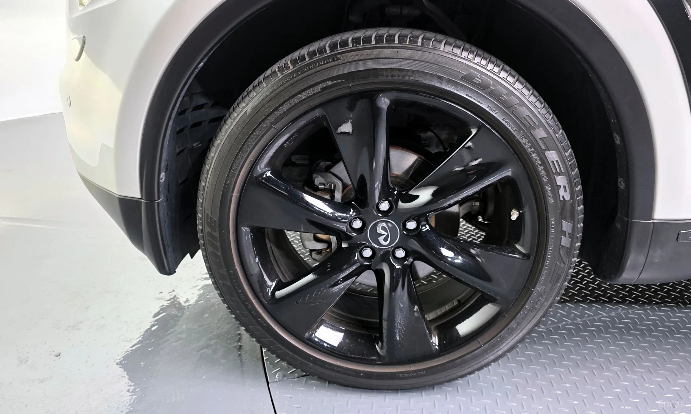 Infiniti QX70 превью 5