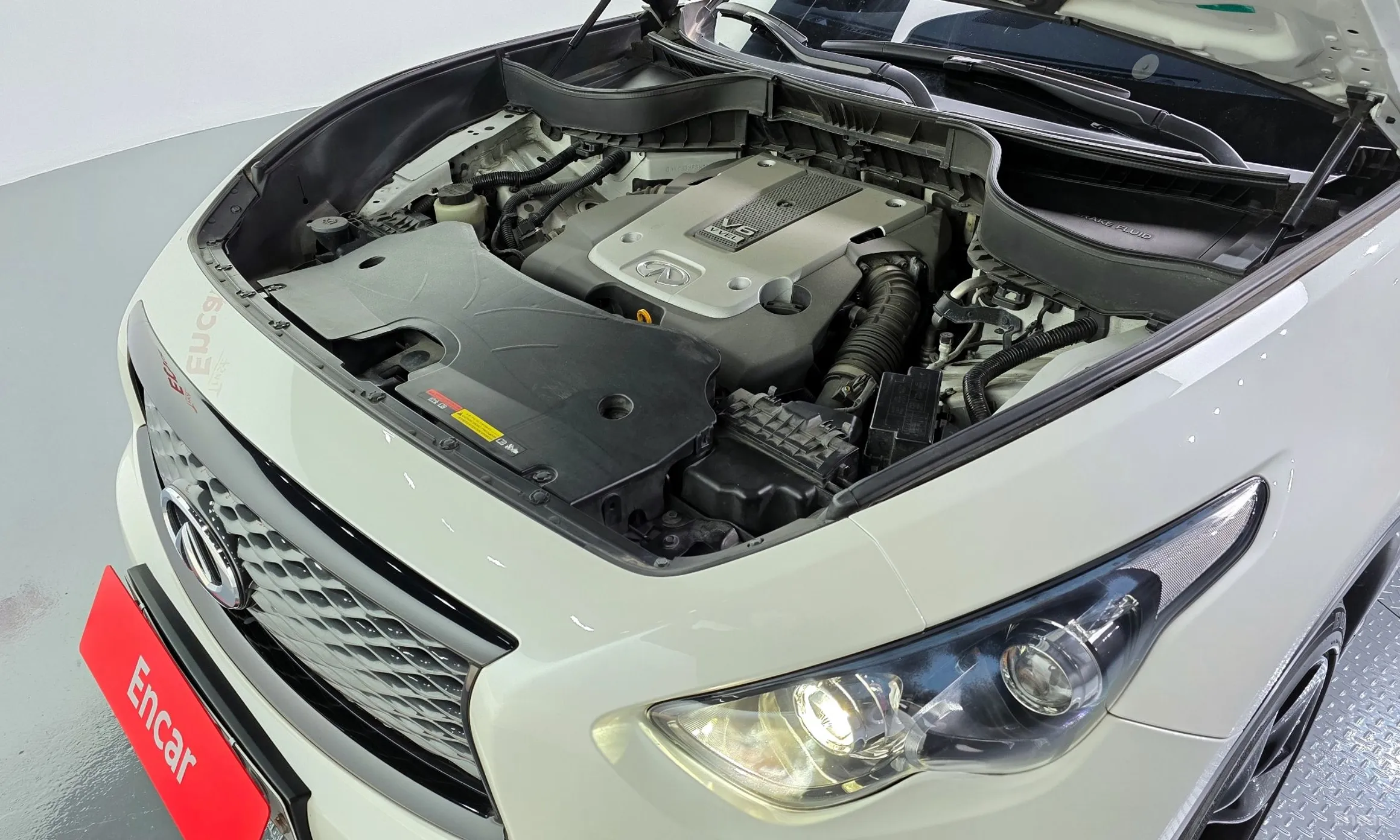 Infiniti QX70 превью 6