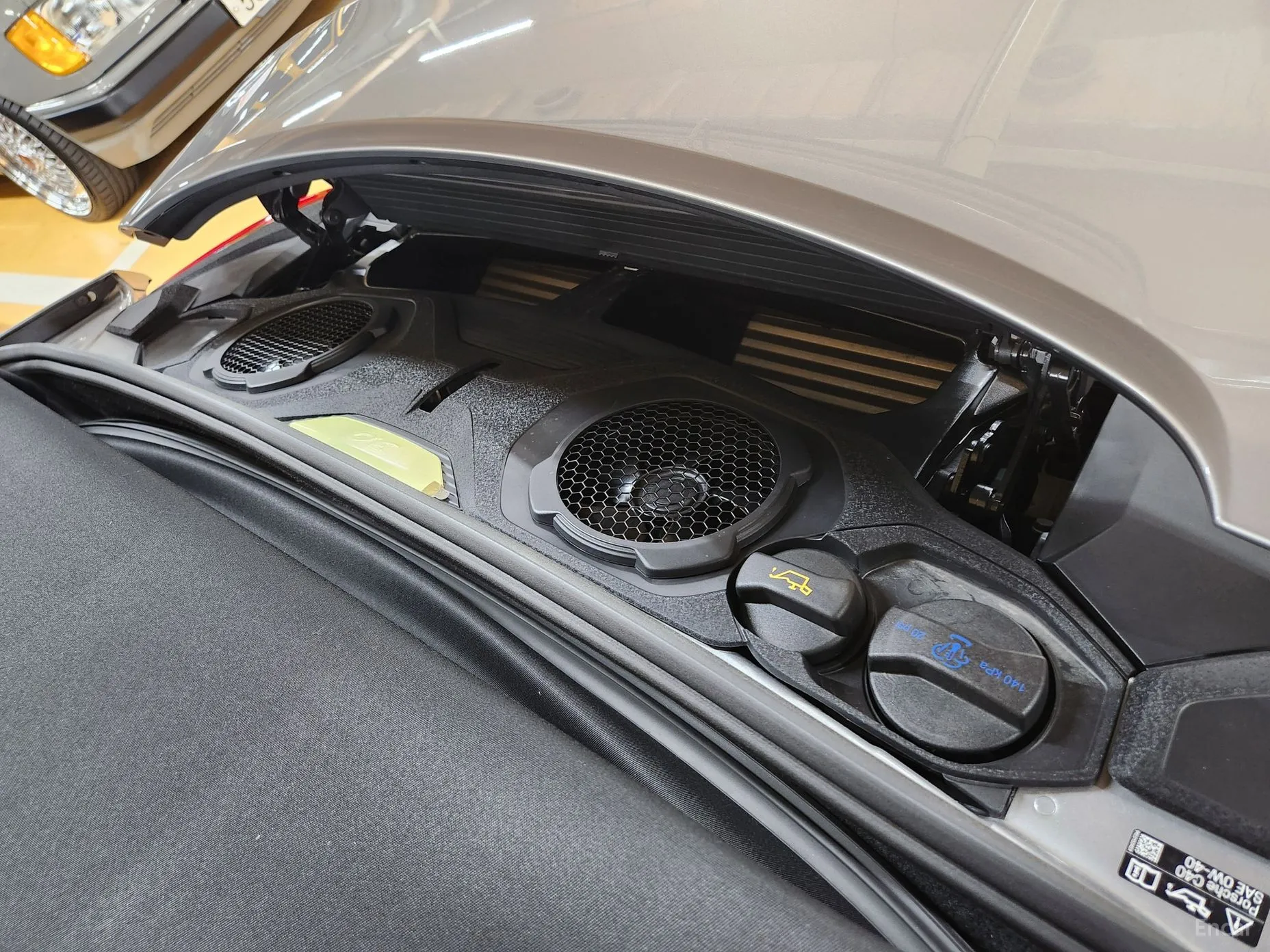 Porsche 911 (992) превью 14