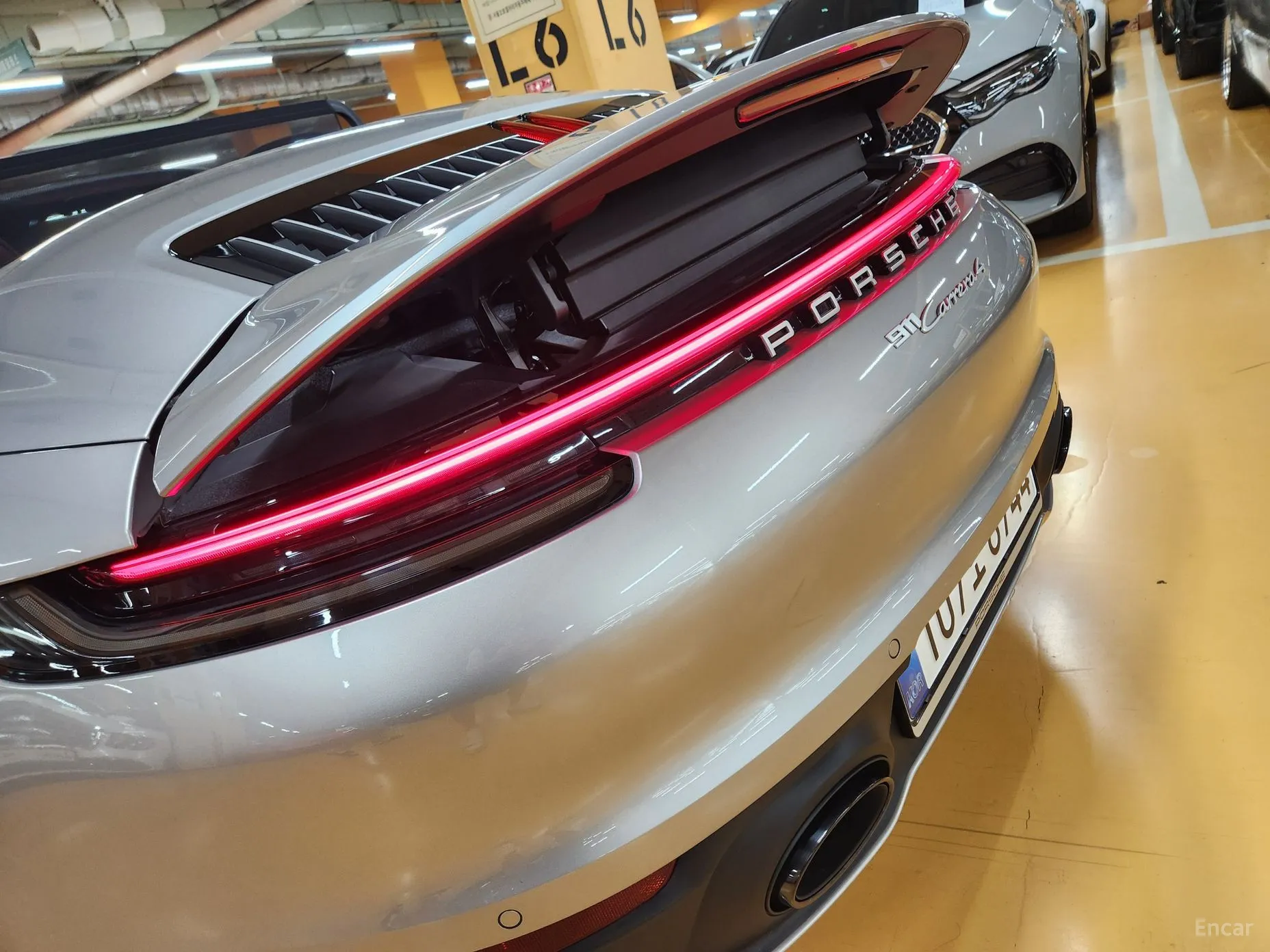 Porsche 911 (992) превью 17