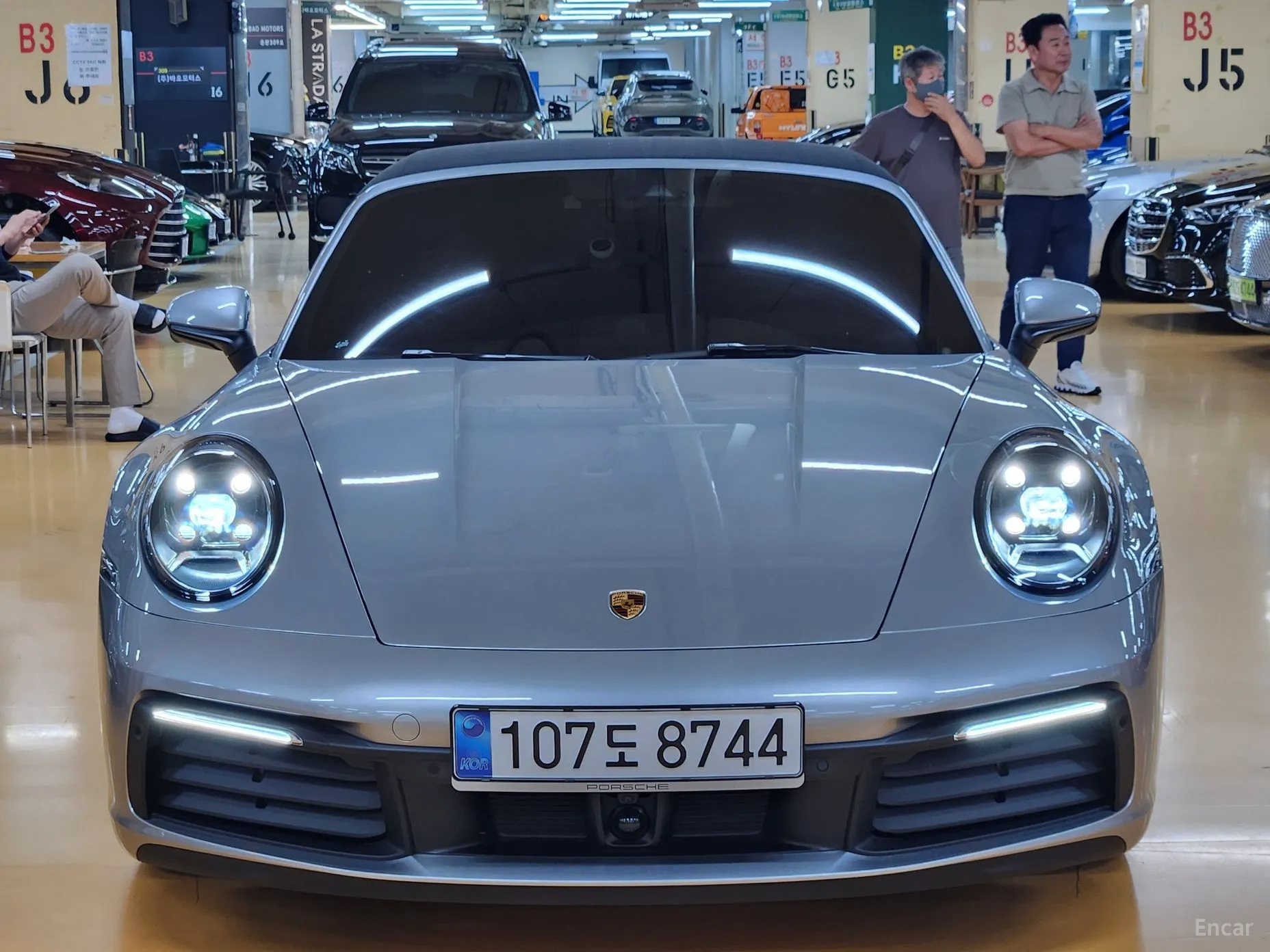 Porsche 911 (992) превью 18