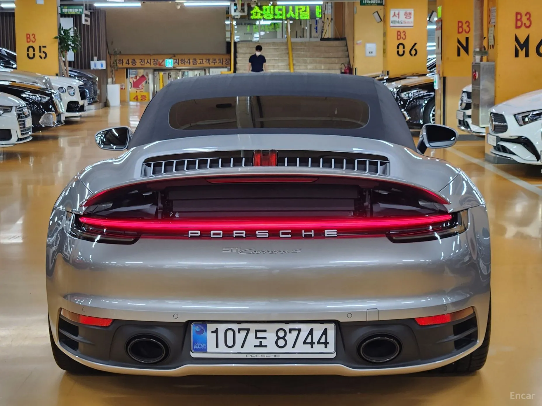 Porsche 911 (992) превью 19