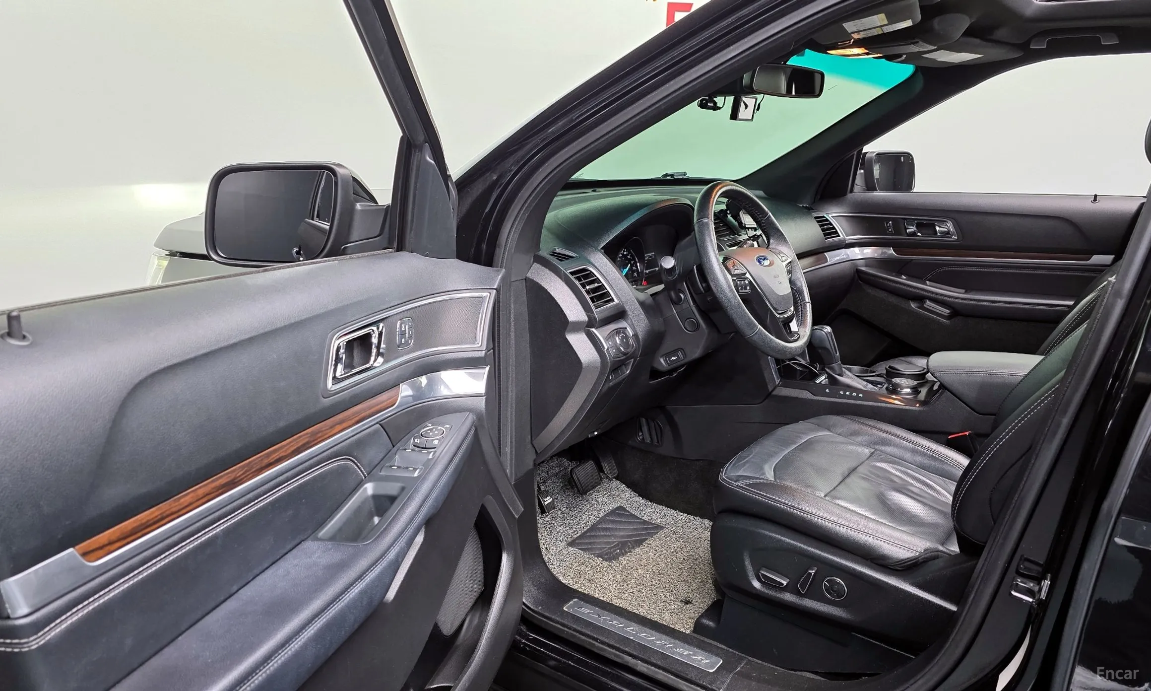 Ford Explorer превью 11
