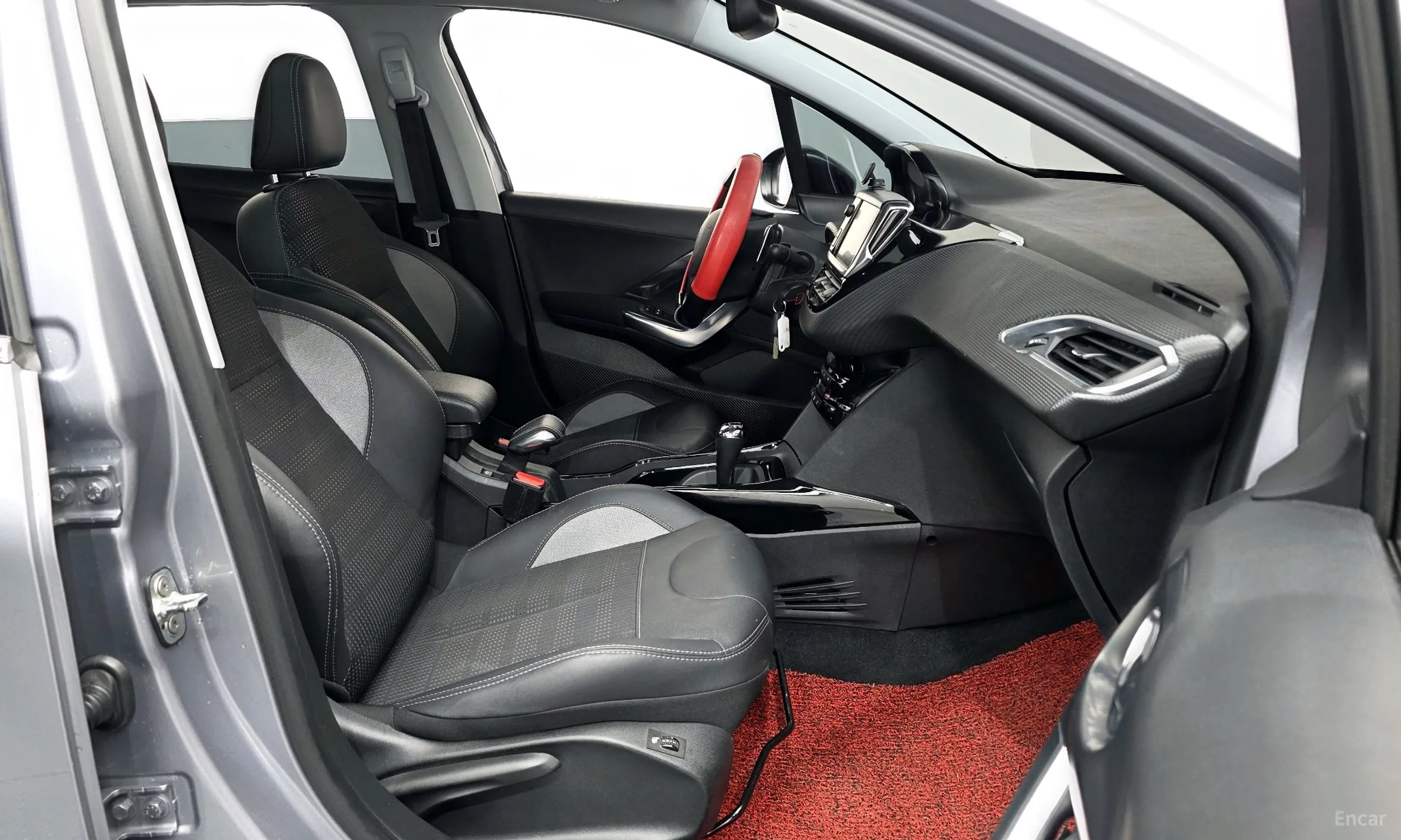 Peugeot 2008. превью 11