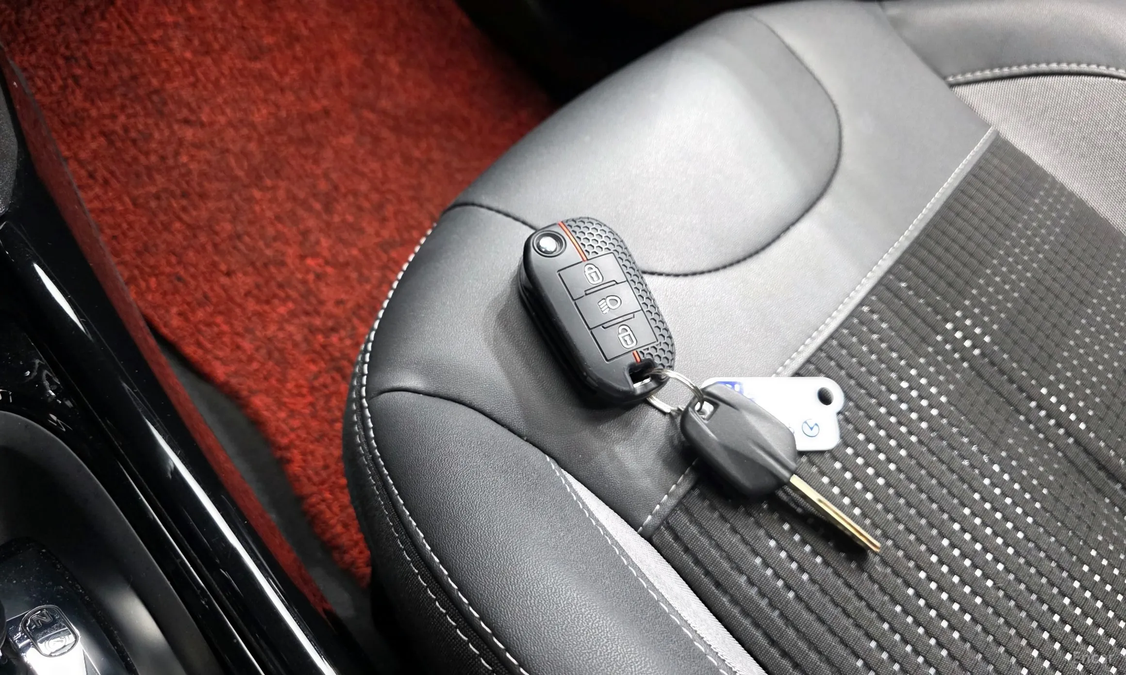 Peugeot 2008. превью 18