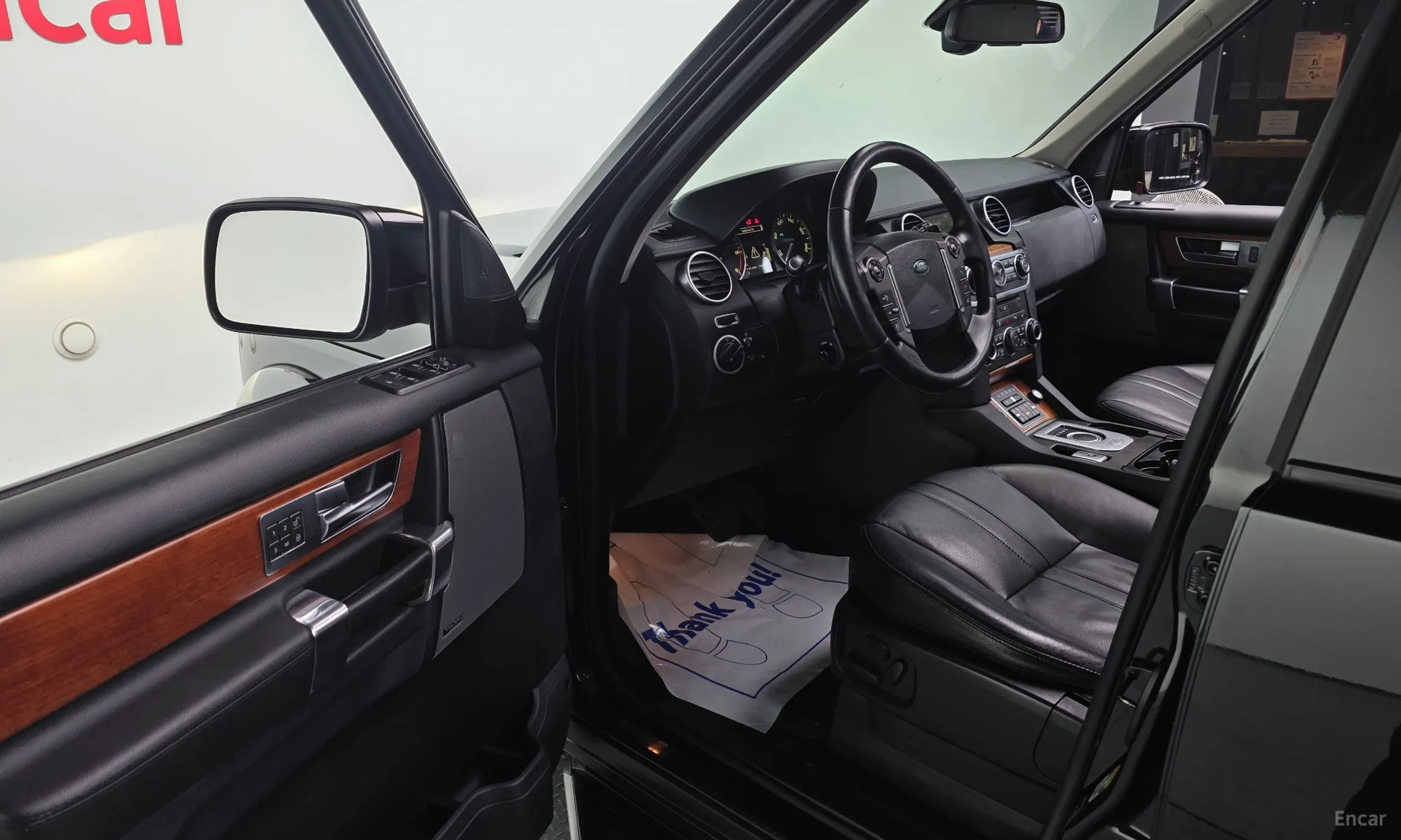 Land Rover Discovery 4 превью 11