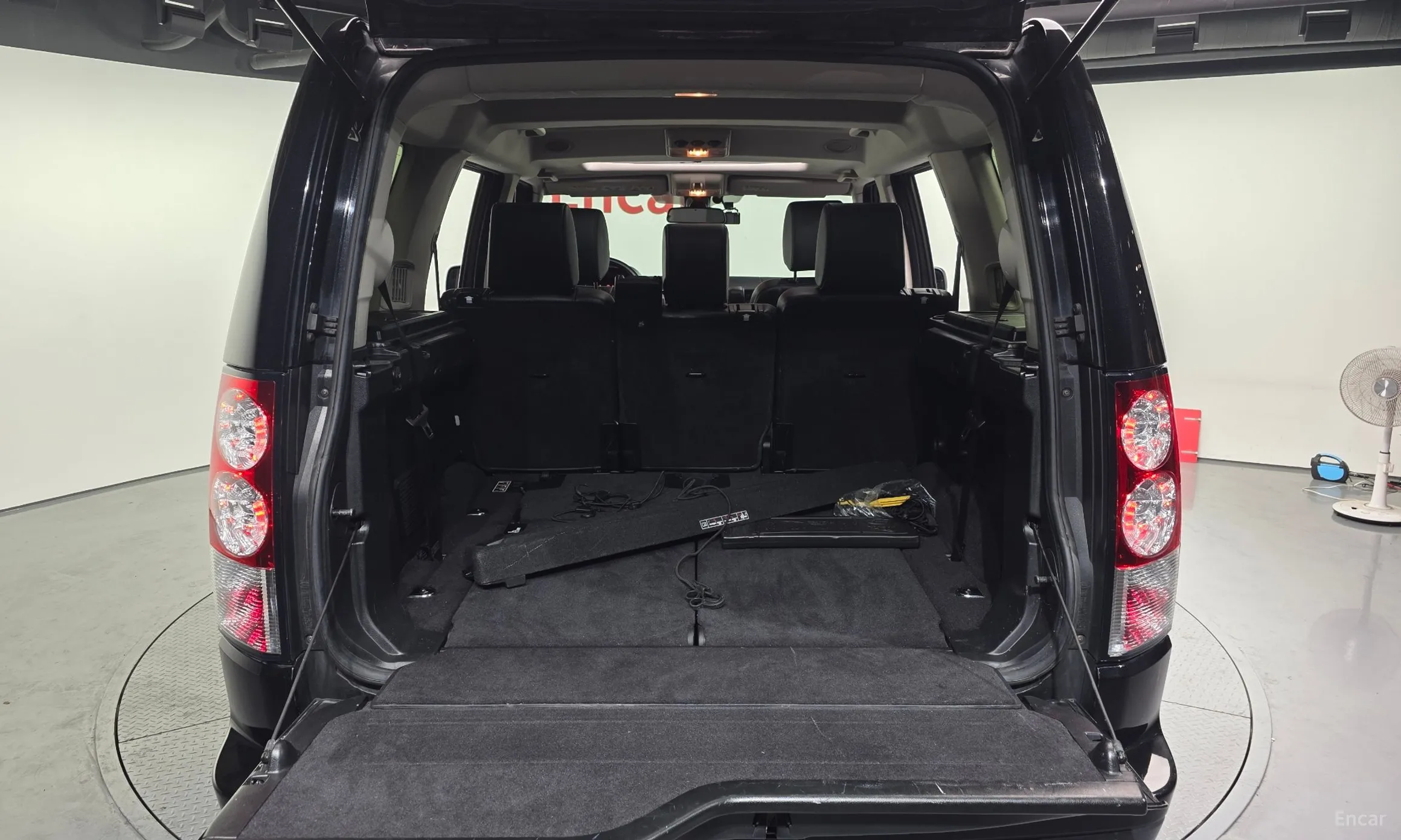 Land Rover Discovery 4 превью 20