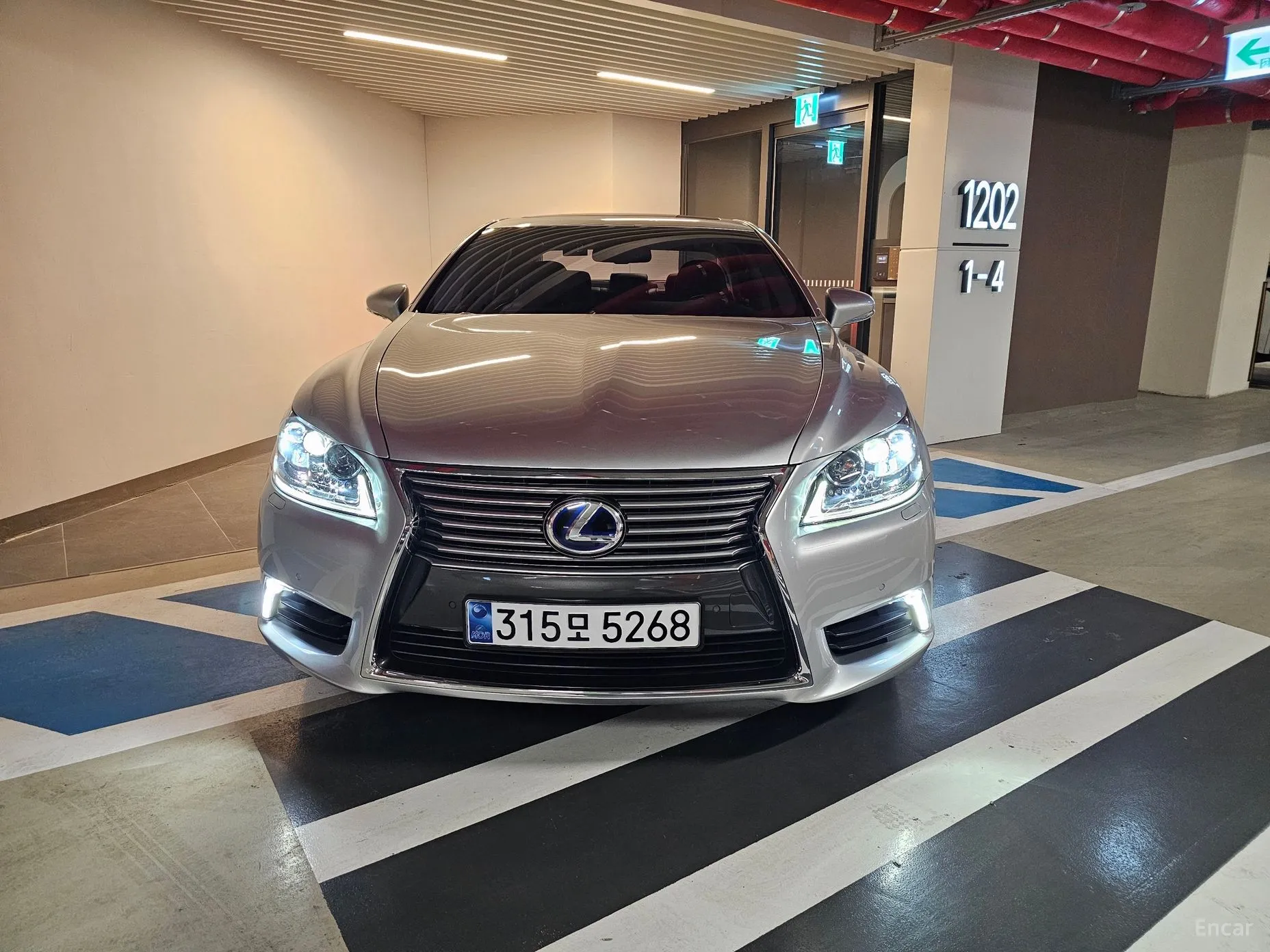 Lexus LS600hL