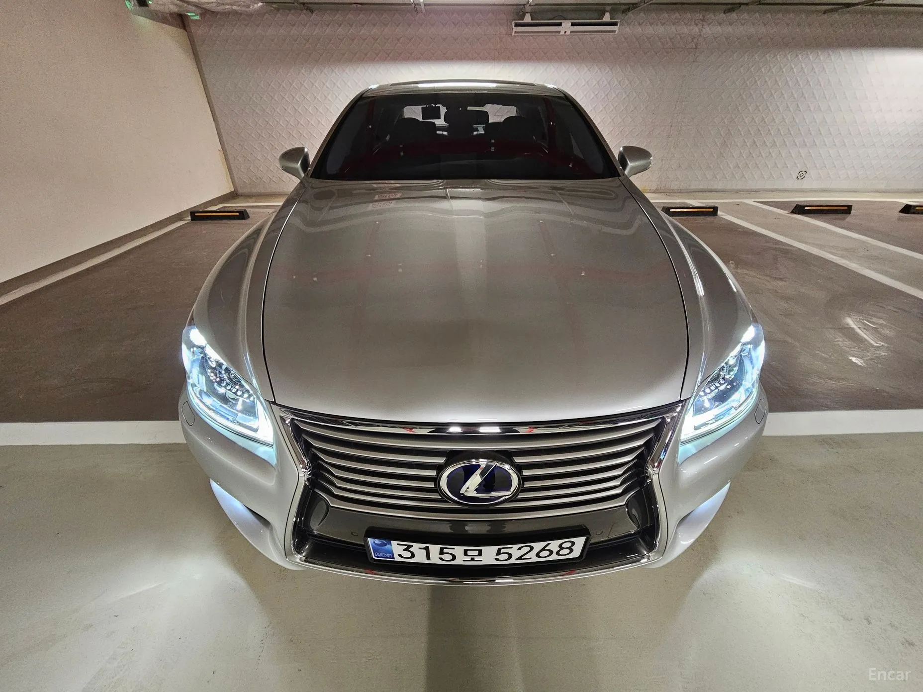 Lexus LS600hL превью 11
