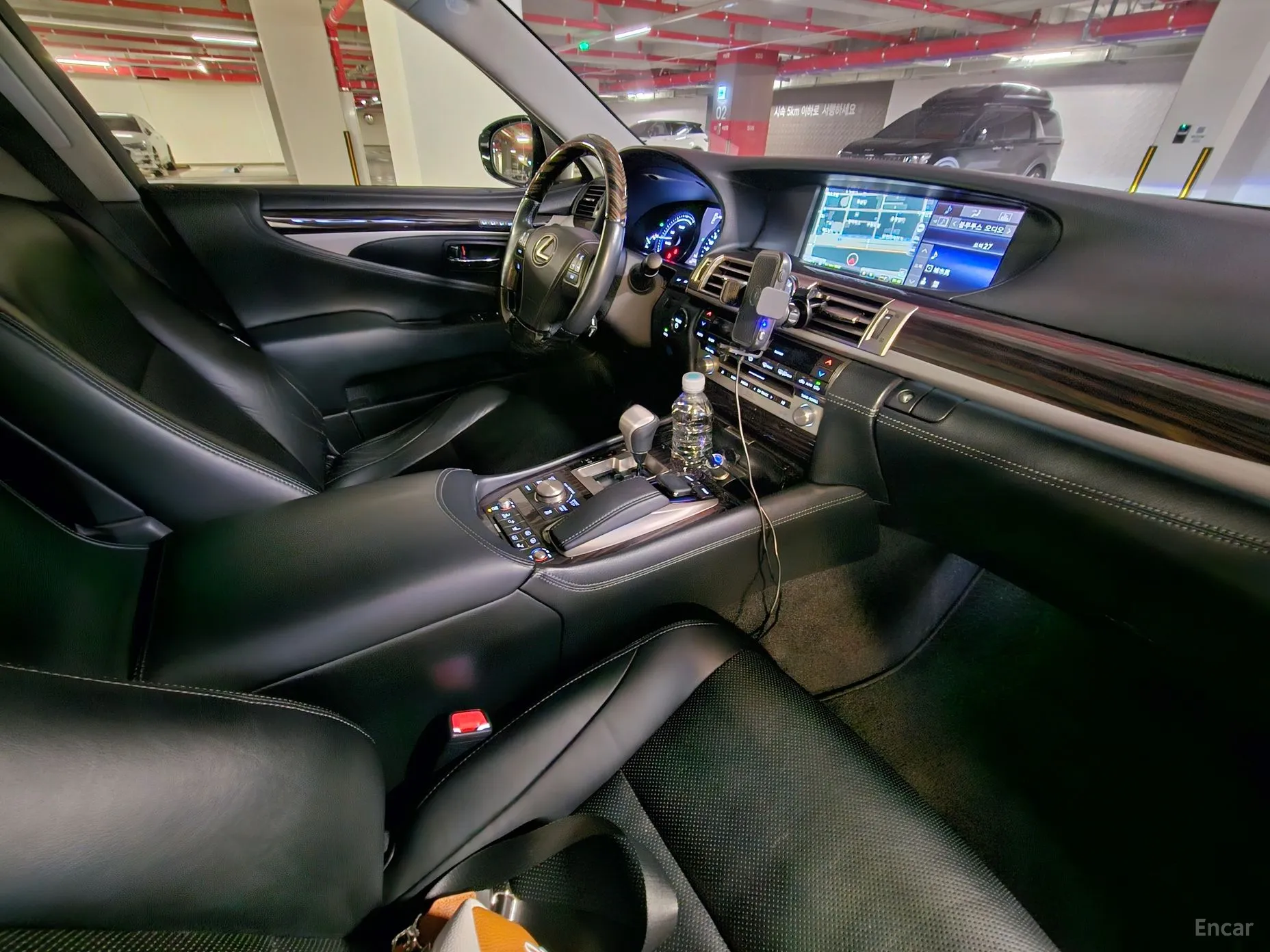 Lexus LS600hL превью 13