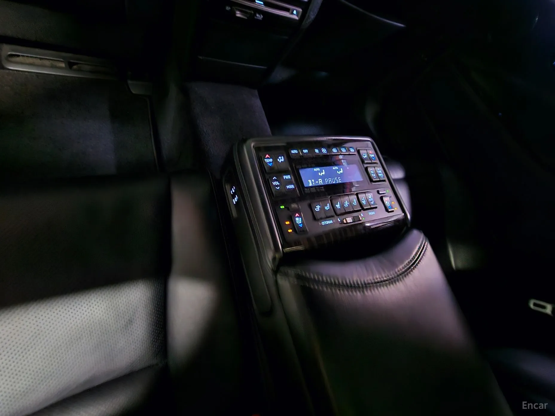Lexus LS600hL превью 15