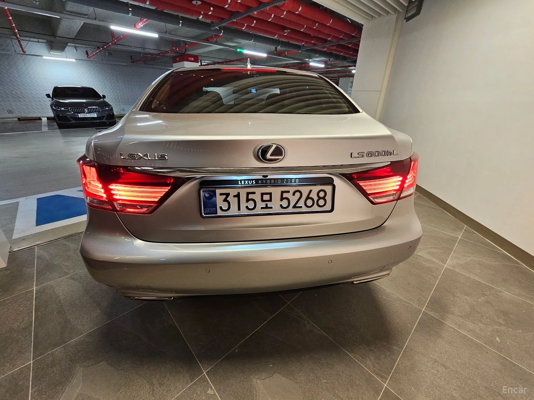 Lexus LS600hL