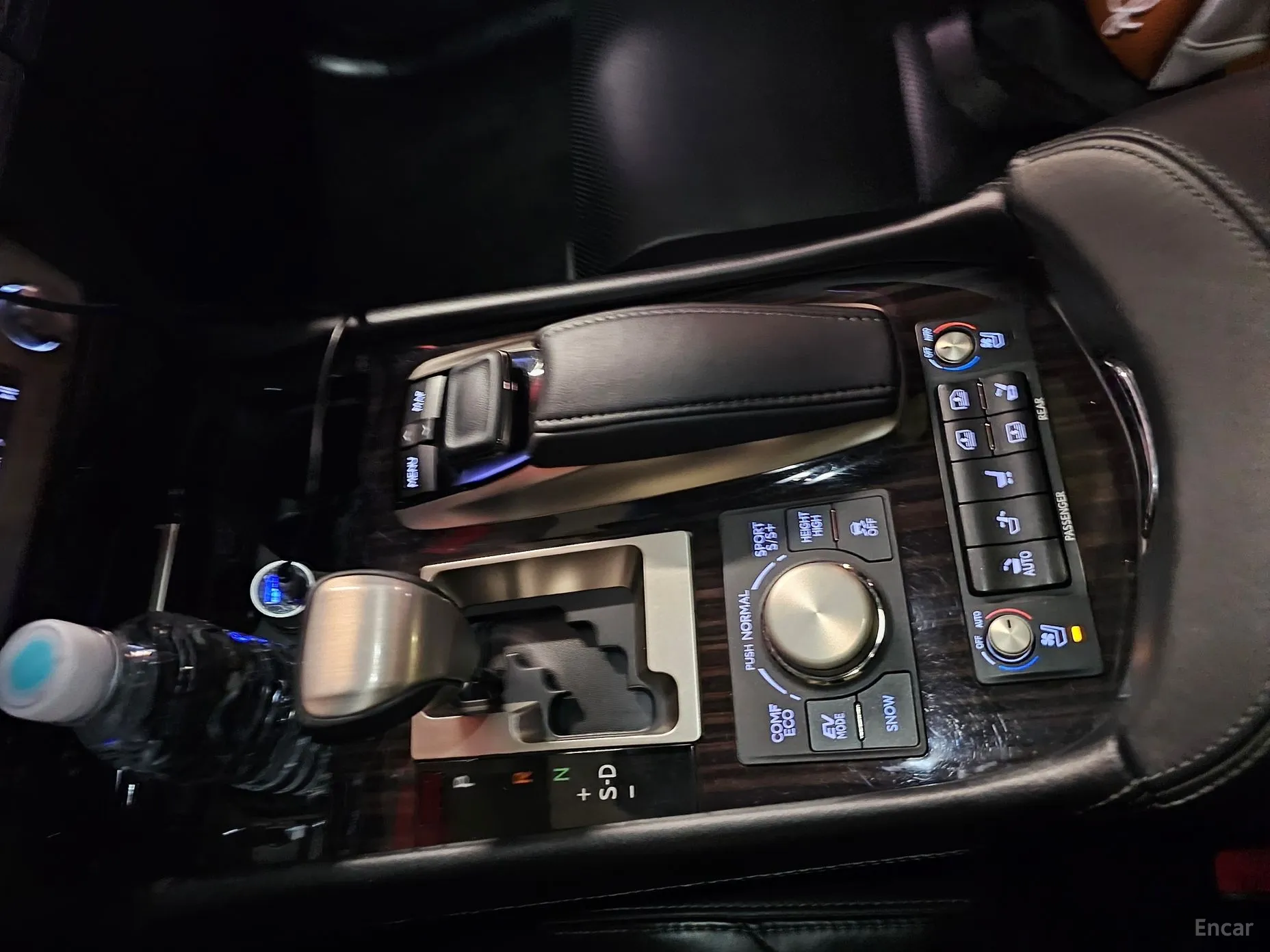 Lexus LS600hL превью 20