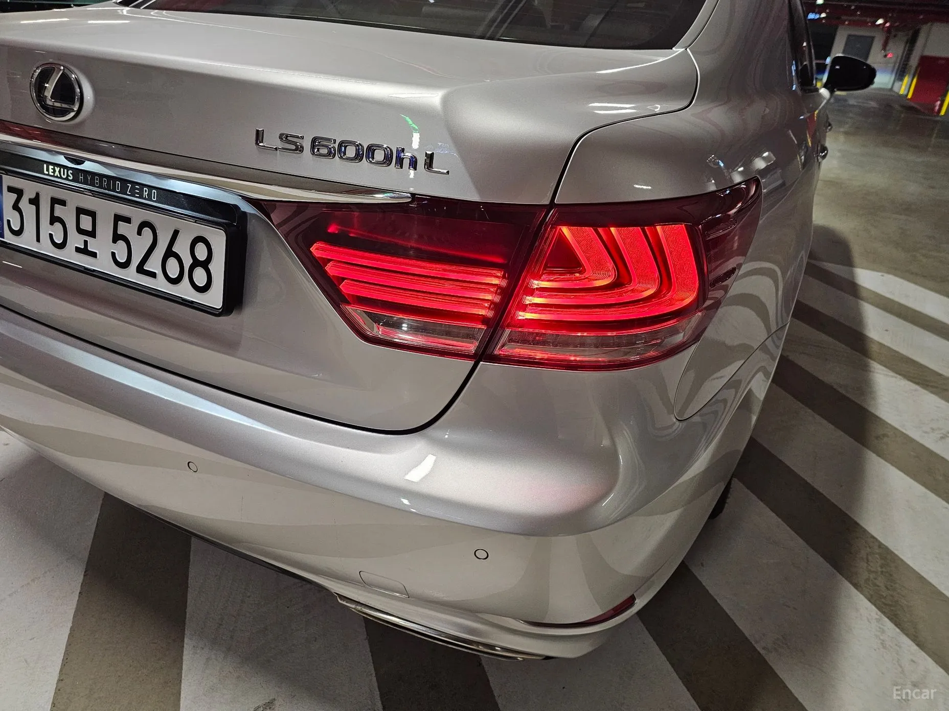 Lexus LS600hL превью 7