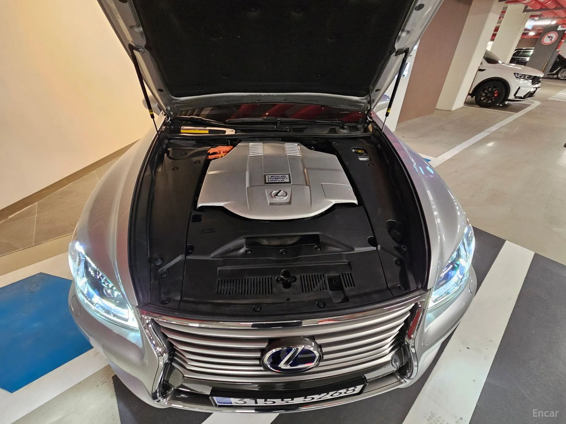 Lexus LS600hL превью 9