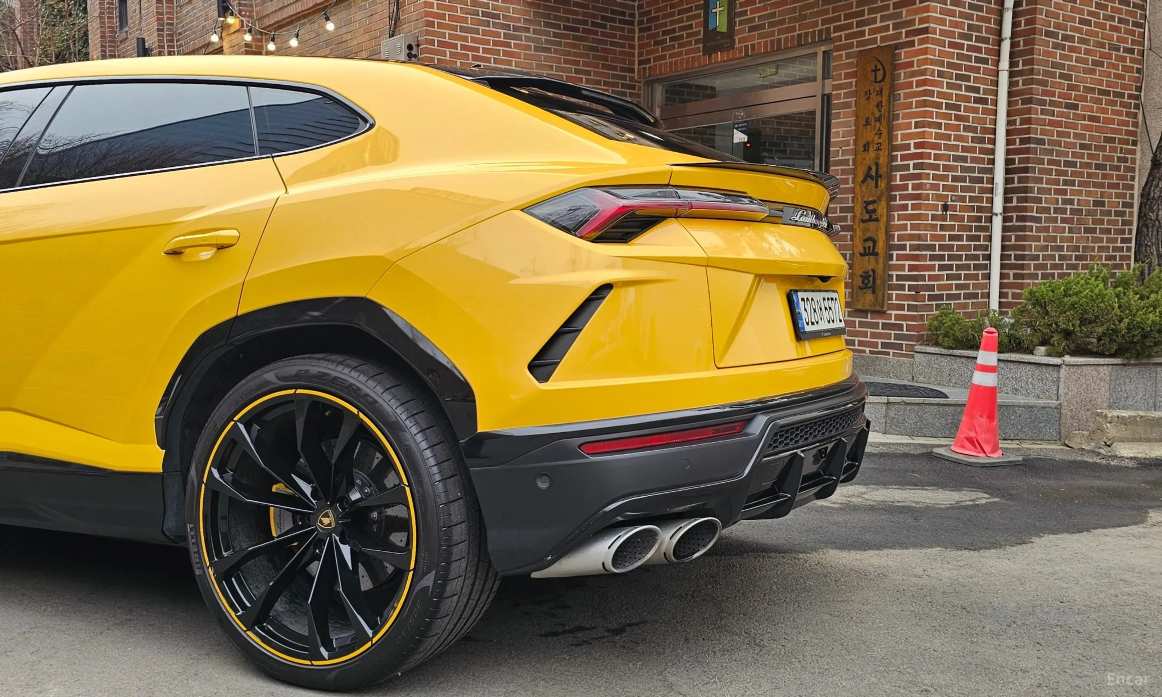 Lamborghini Urus превью 19