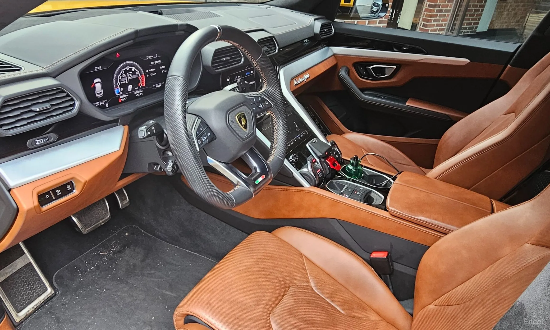Lamborghini Urus превью 9