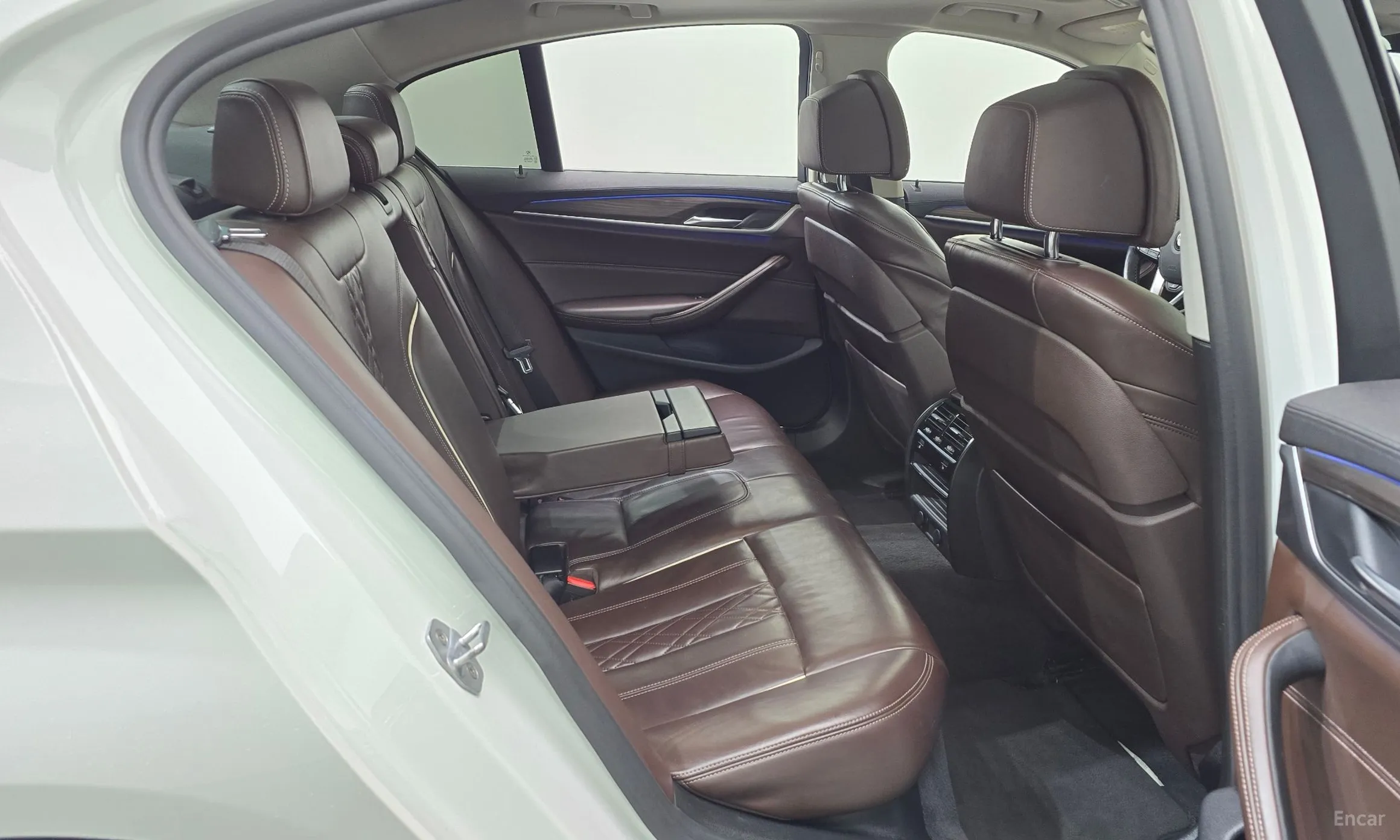 BMW 5 Series (G30) превью 12