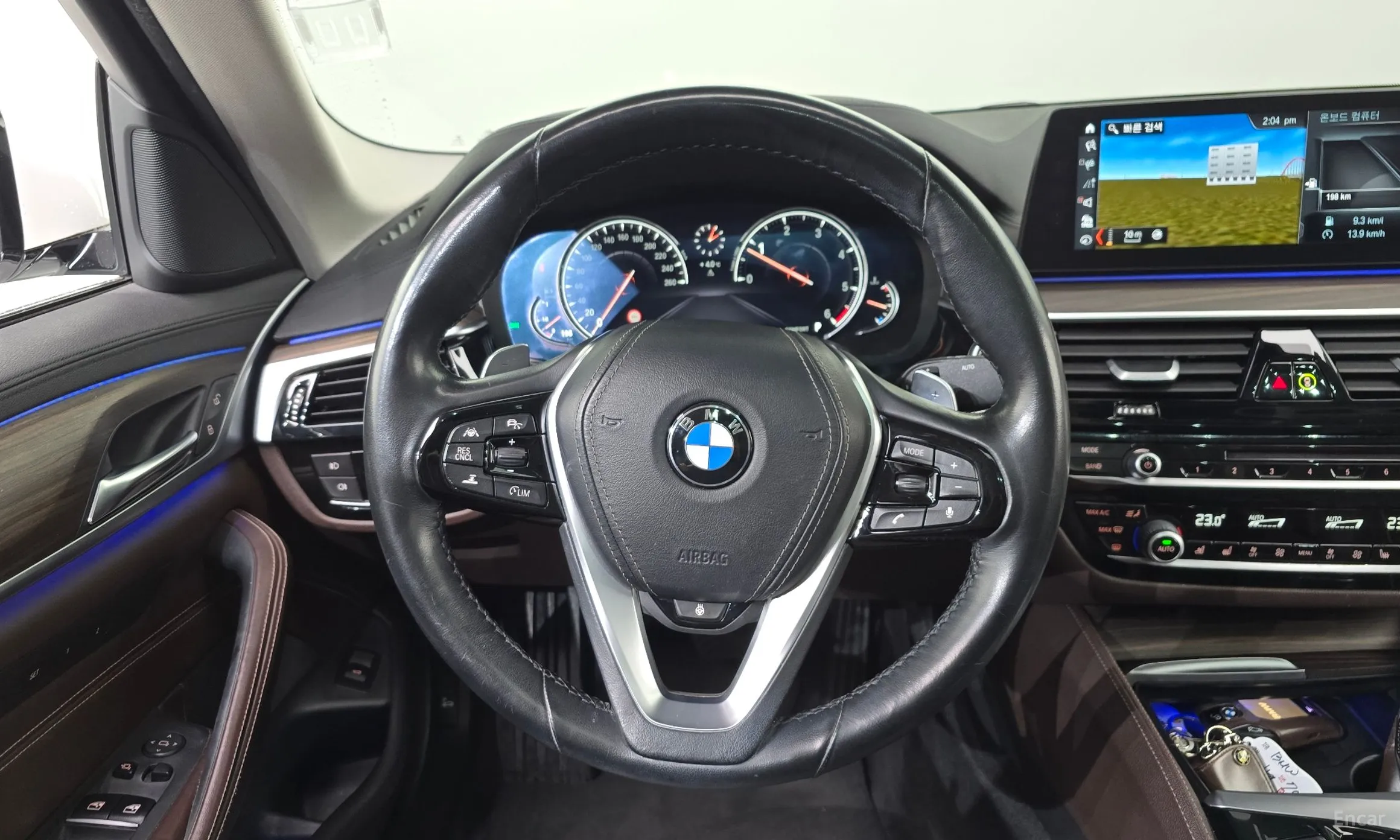 BMW 5 Series (G30) превью 13
