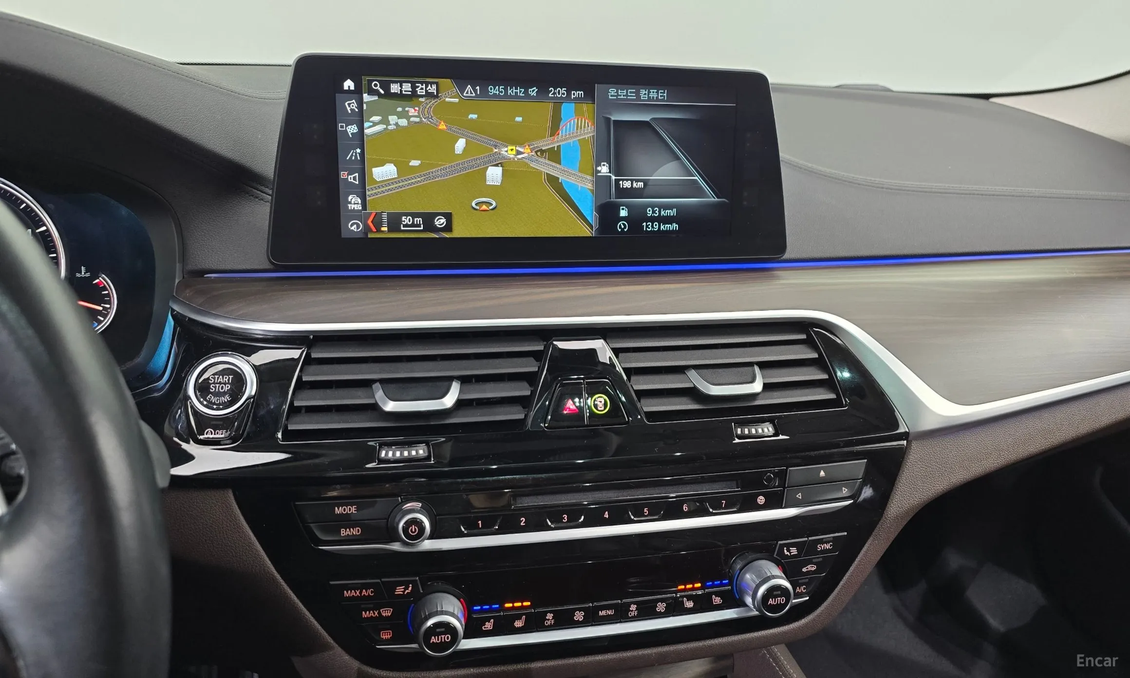 BMW 5 Series (G30) превью 14