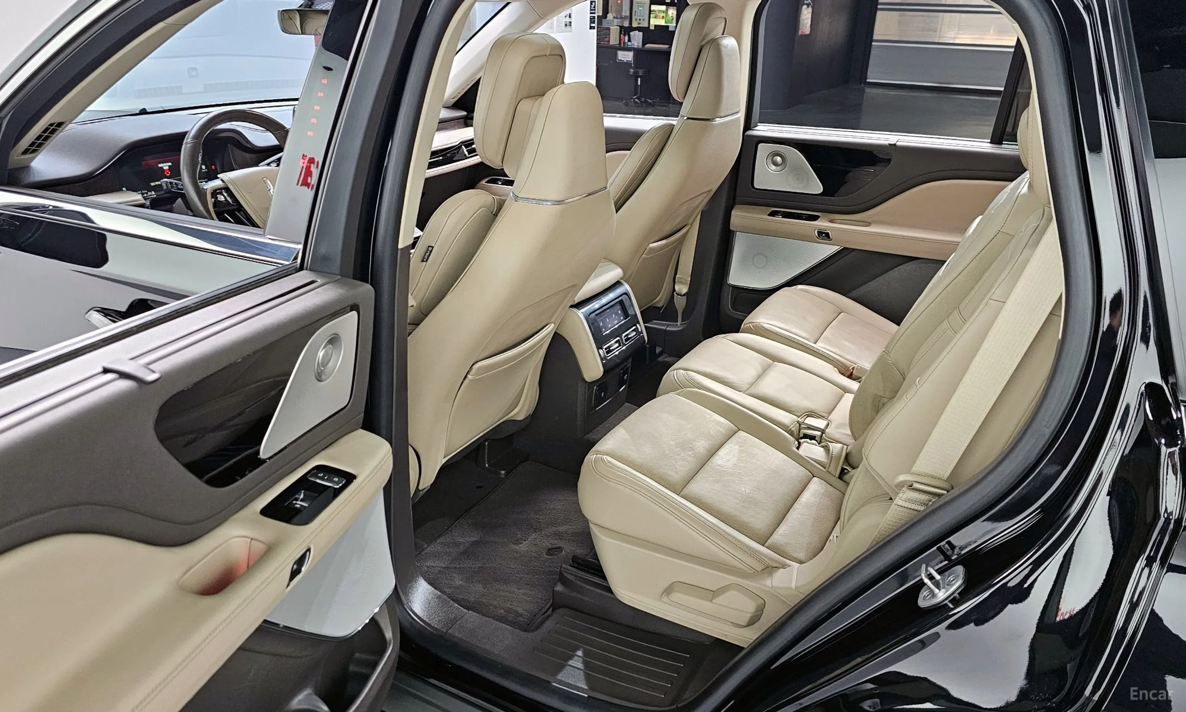 Lincoln Aviator 2nd Generation превью 12