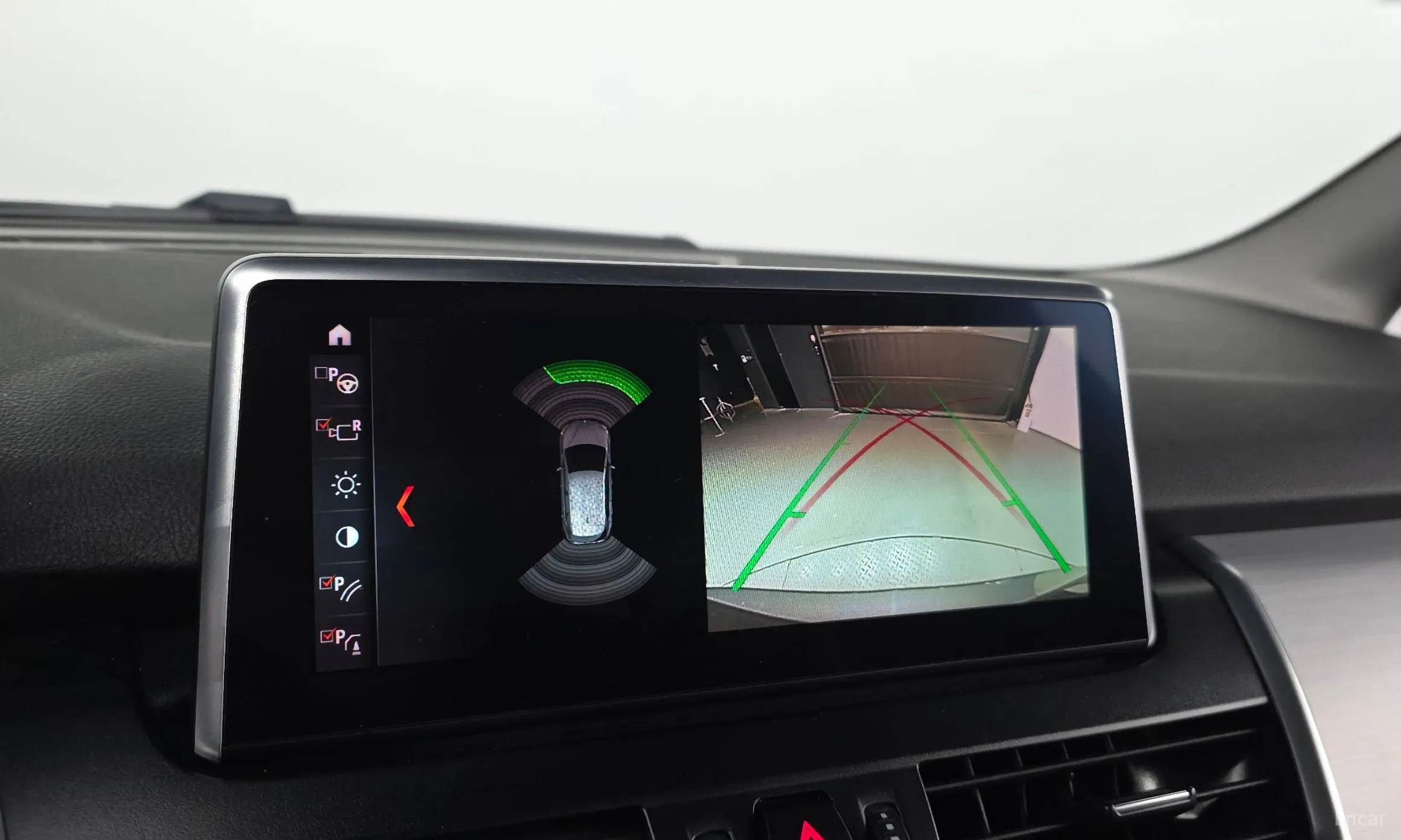 BMW 2-Series Active Tourer (F45) превью 16